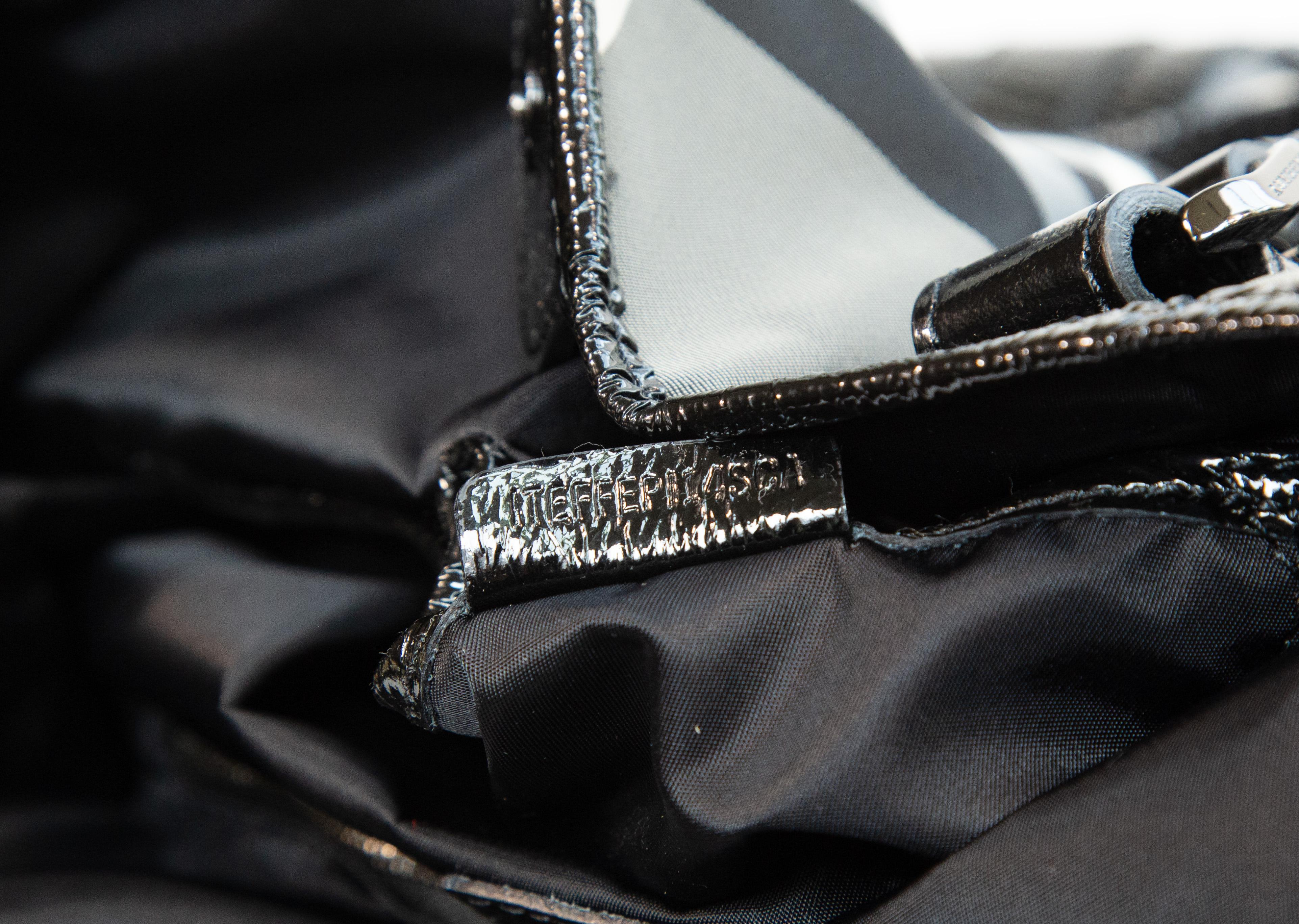 2000s Burberry Black and White Nova Check Nylon Tote Bag en vente 12