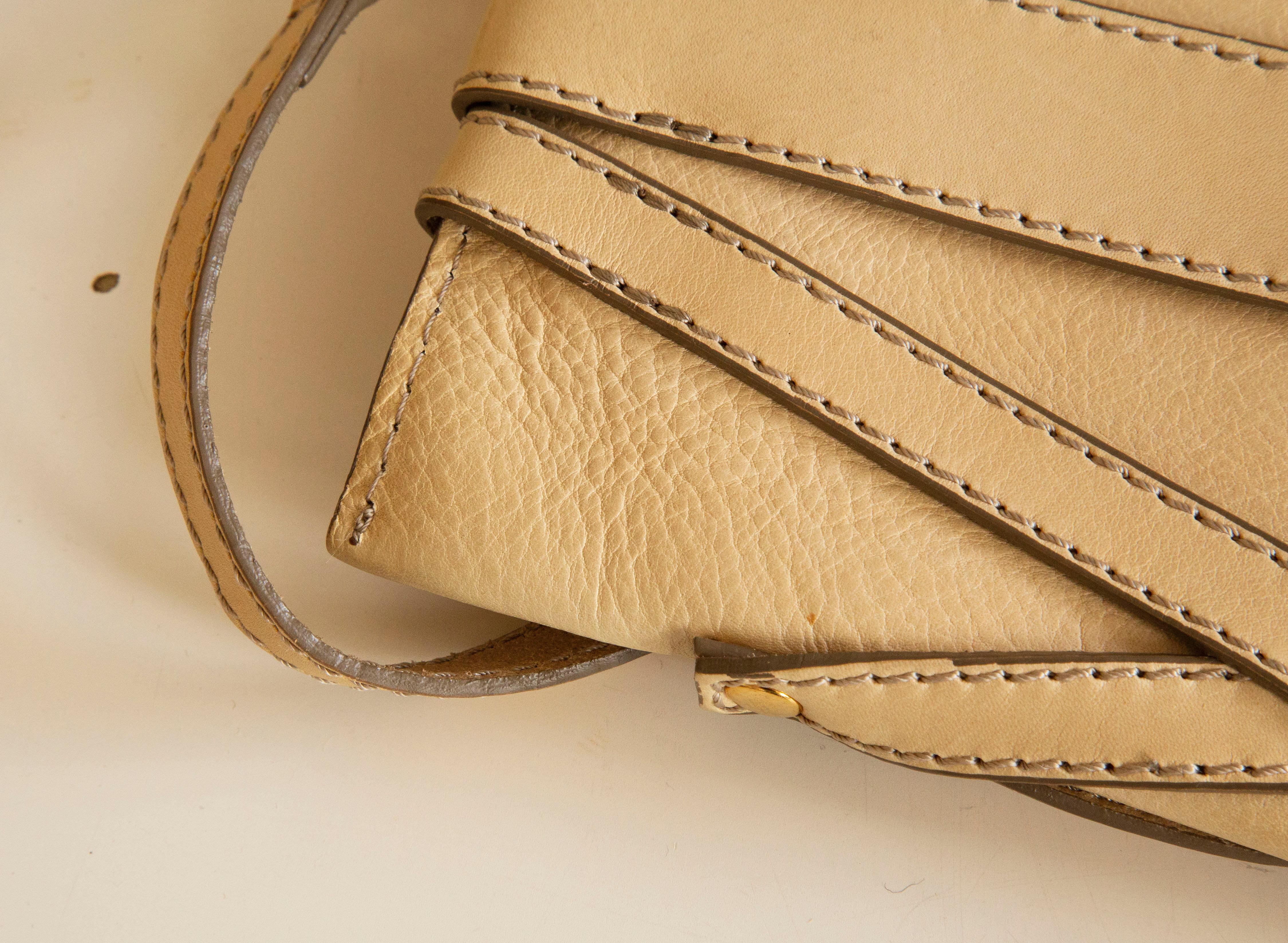 2000s Burberry Bridle Beige Leather Clutch Shoulder Bag For Sale 6