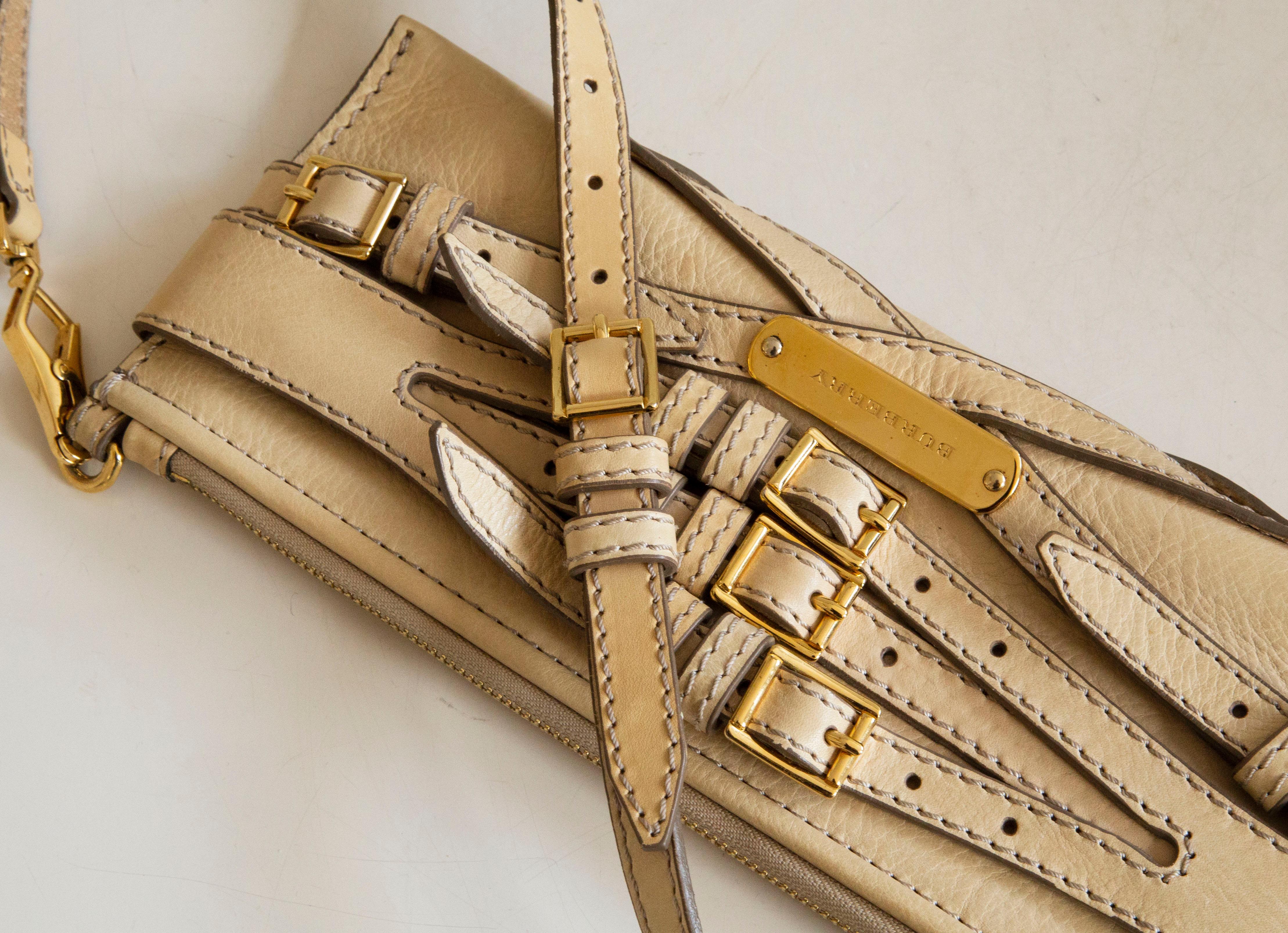 2000s Burberry Bridle Beige Leather Clutch Shoulder Bag For Sale 8