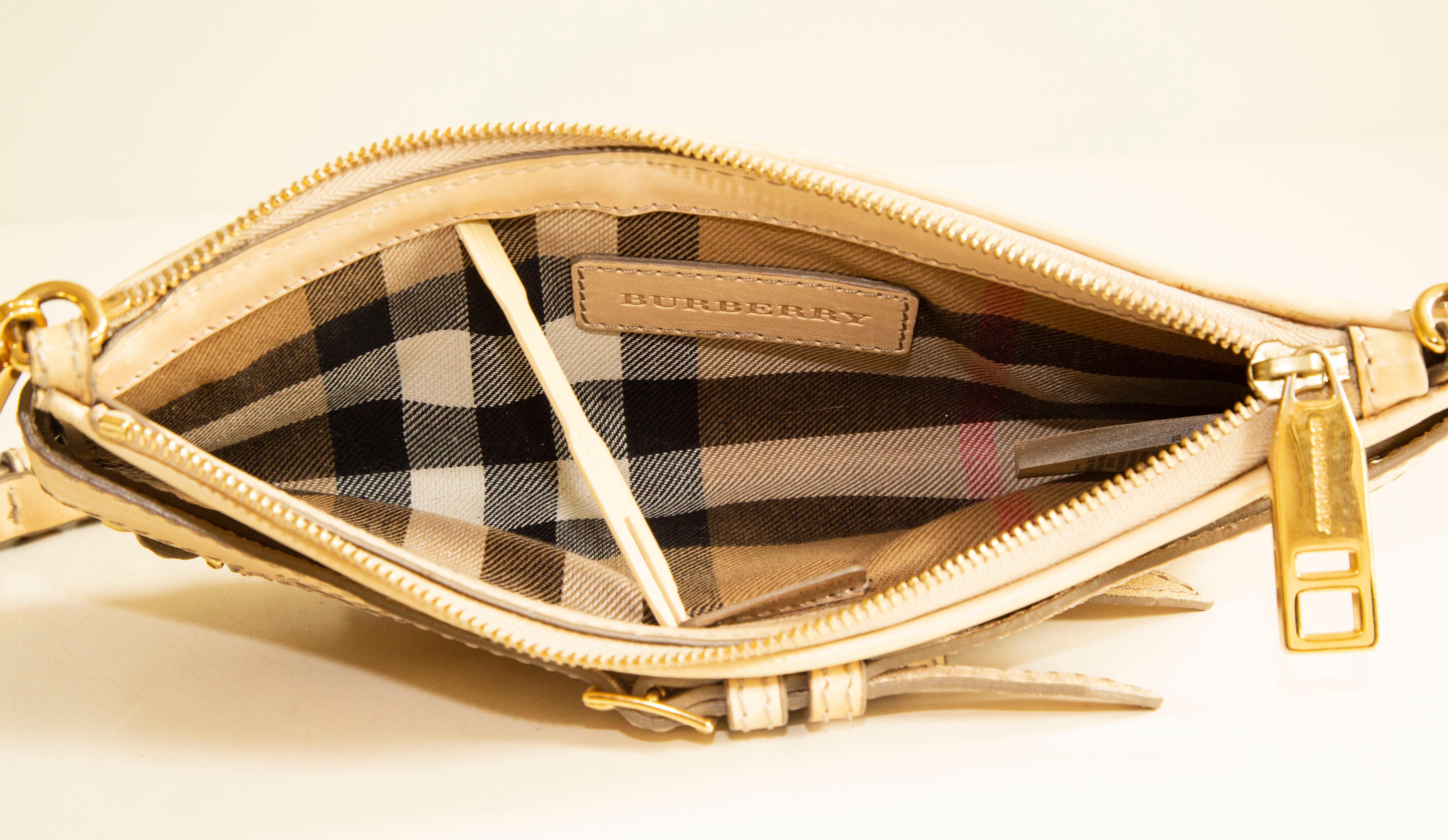 2000s Burberry Bridle Beige Leather Clutch Shoulder Bag For Sale 9