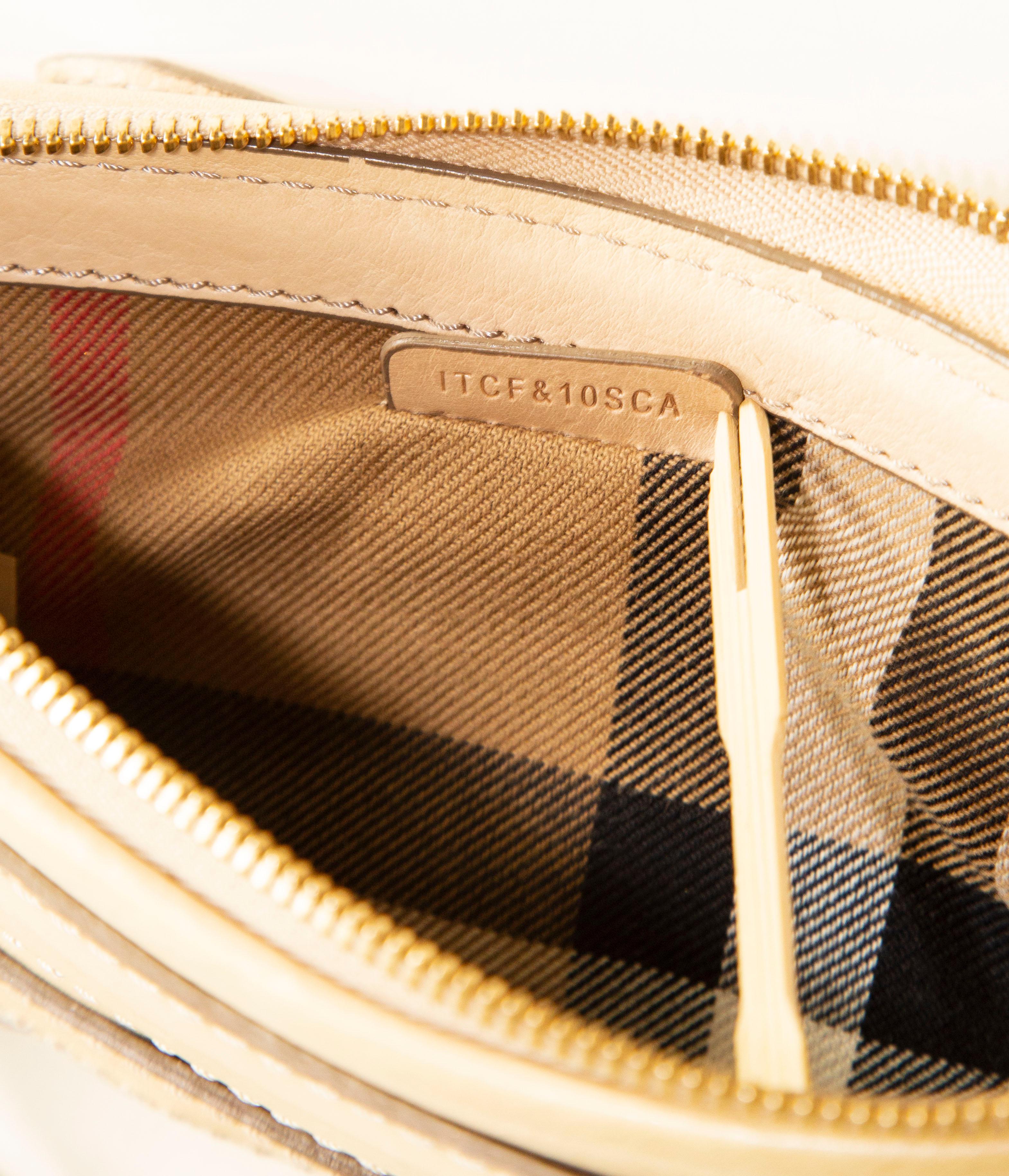 2000s Burberry Bridle Beige Leather Clutch Shoulder Bag For Sale 12