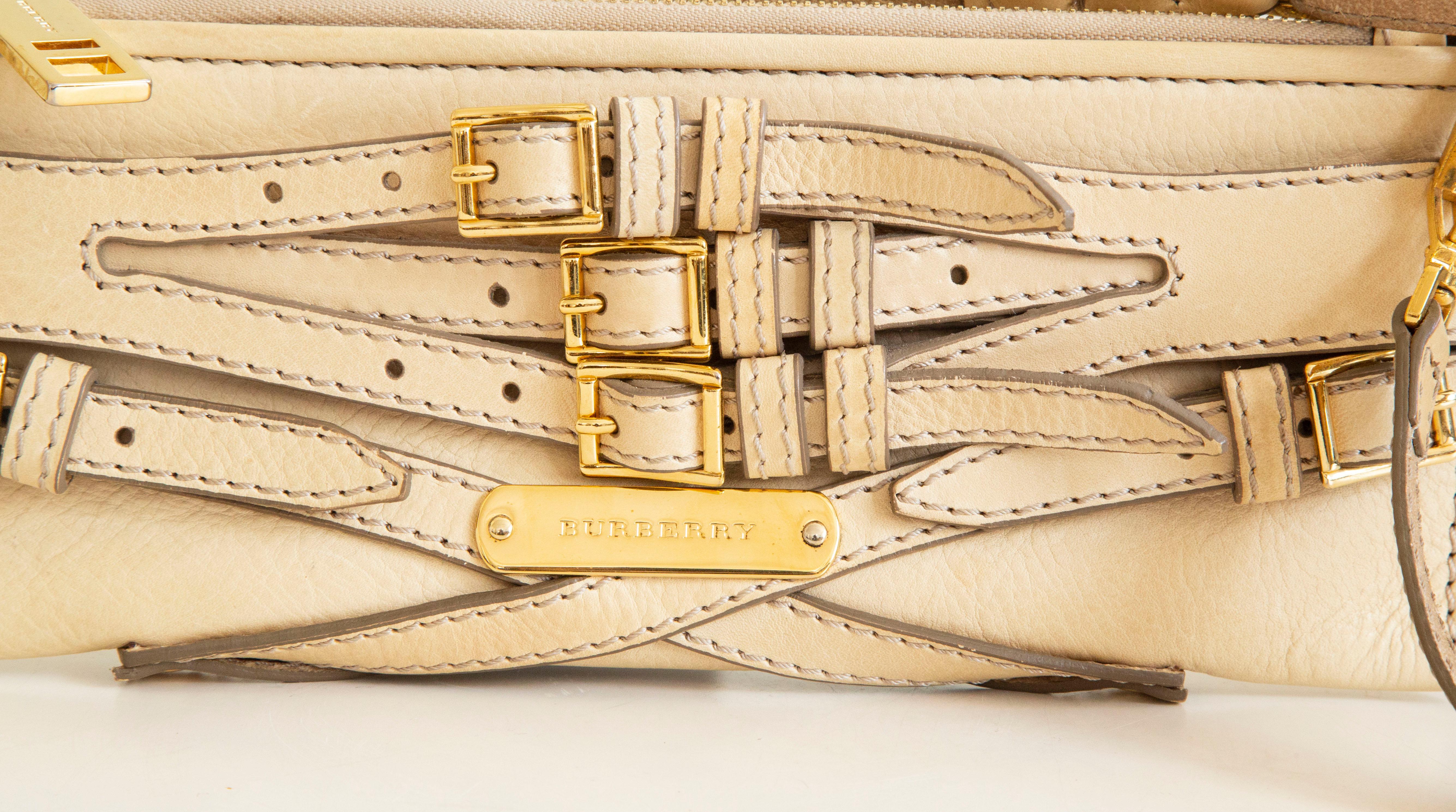 2000s Burberry Bridle Beige Leather Clutch Shoulder Bag In Good Condition For Sale In Arnhem, NL