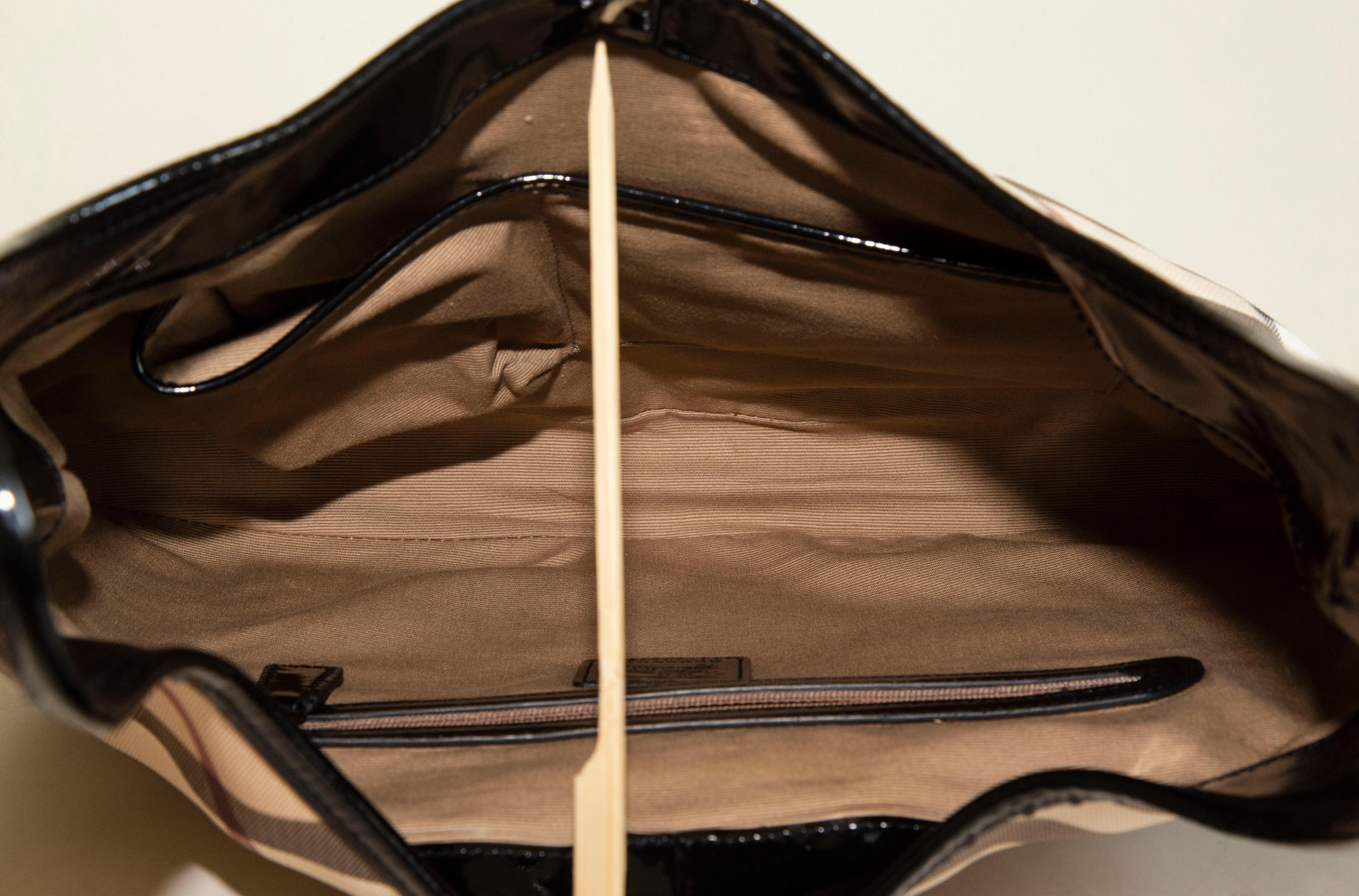 2000s Burberry Brook Nova Check PVC and Black Patent Leather Hobo Bag For Sale 7