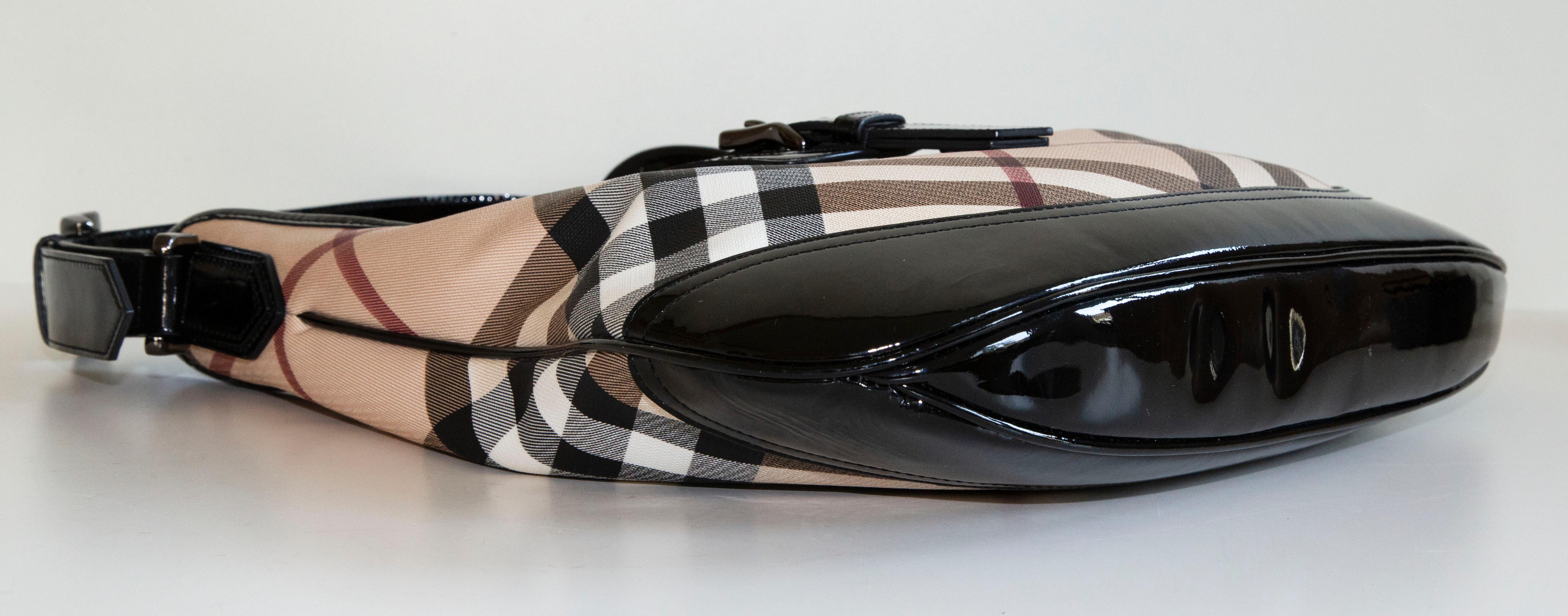 Women's or Men's 2000s Burberry Brook Nova Check PVC and Black Patent Leather Hobo Bag For Sale