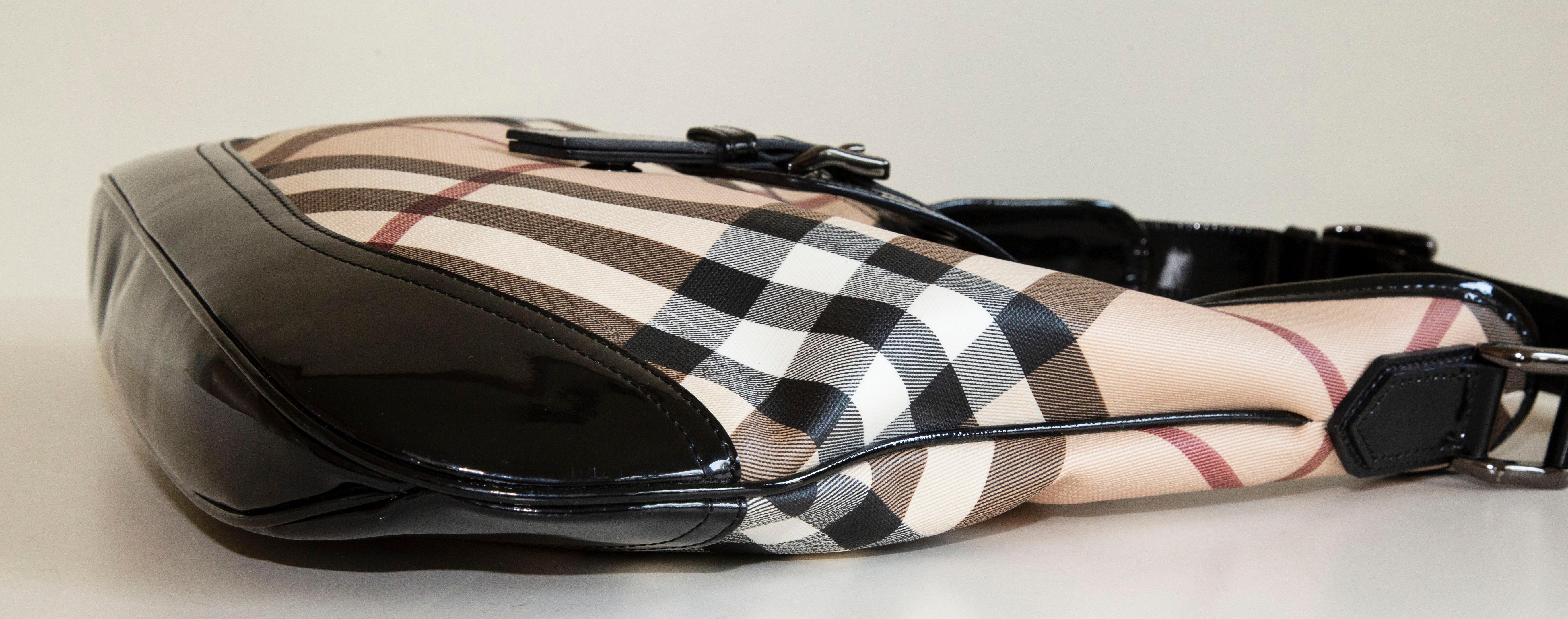 2000s Burberry Brook Nova Check PVC and Black Patent Leather Hobo Bag For Sale 1