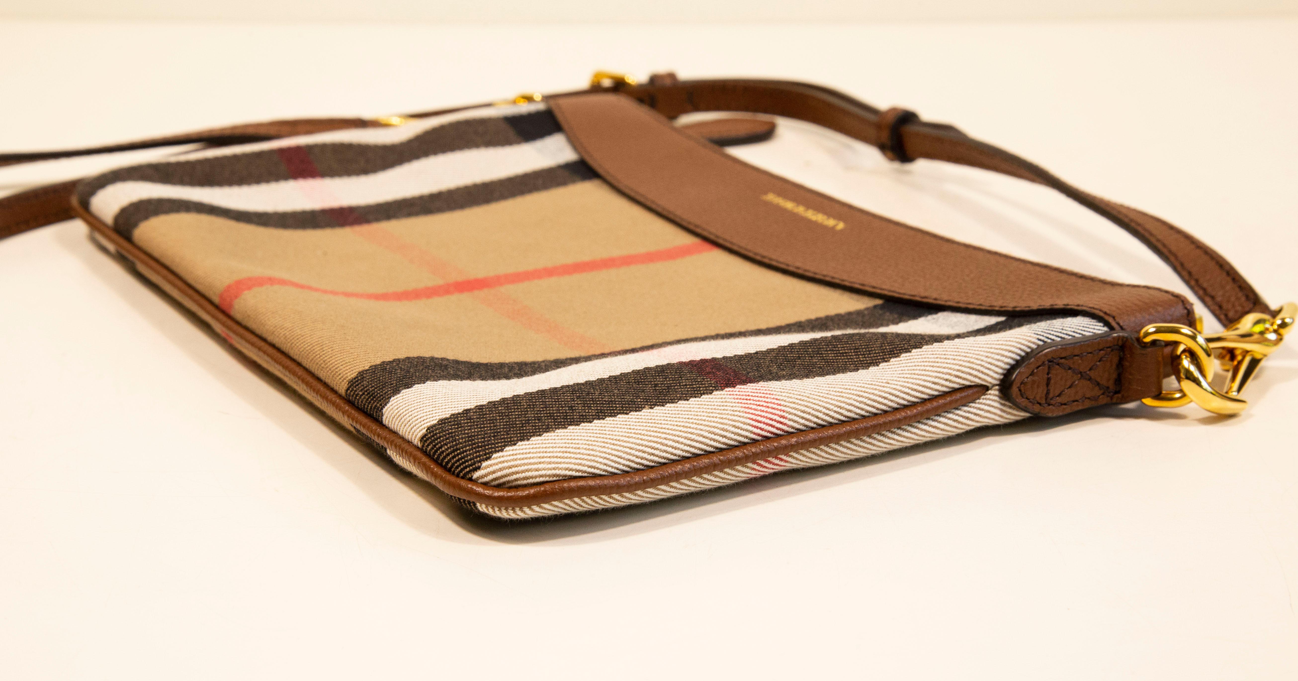 2000s Burberry Classic Check Canvas Crossbody Bag Clutch 2