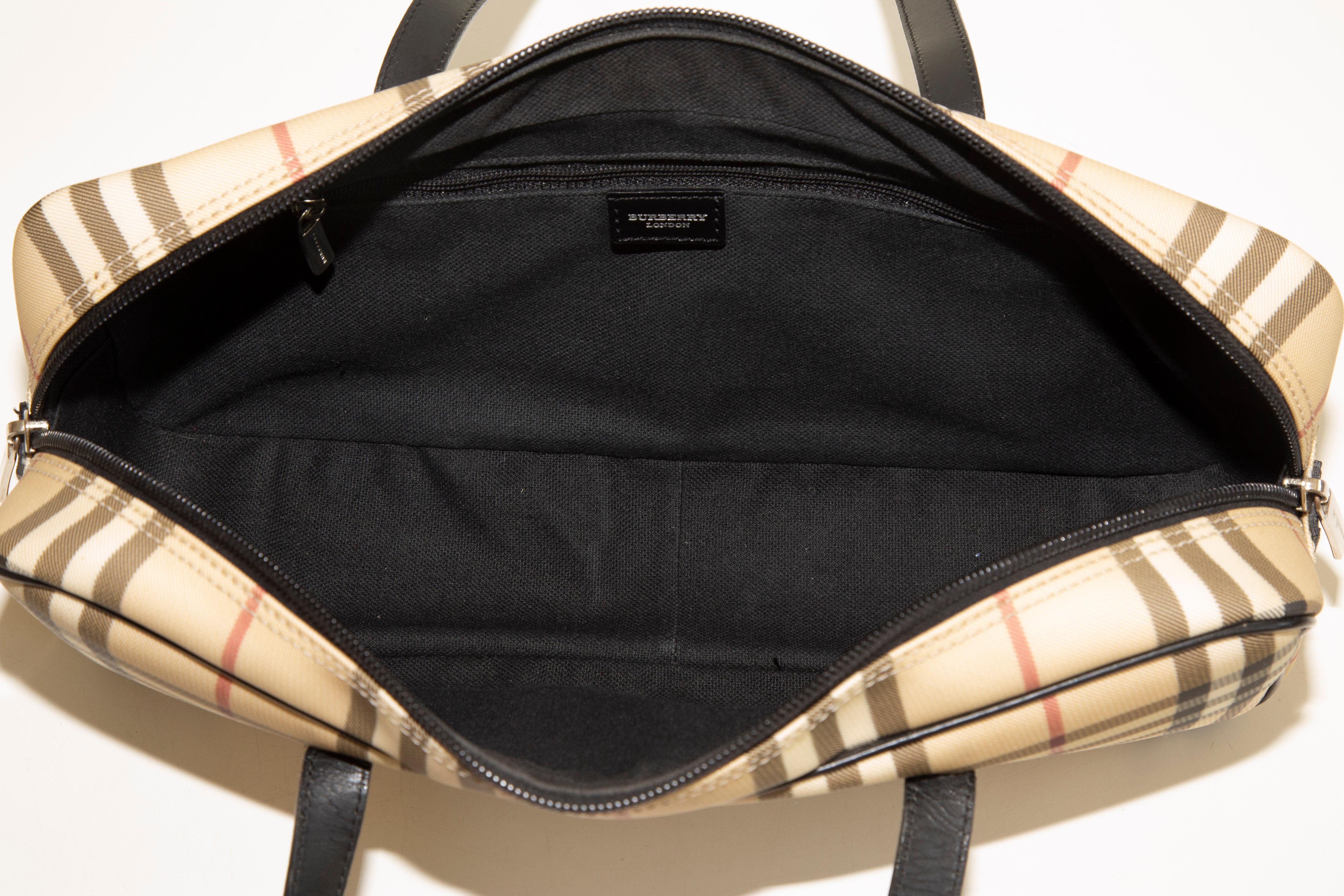 2000s Burberry Classic Check Shoulder Bag For Sale 10