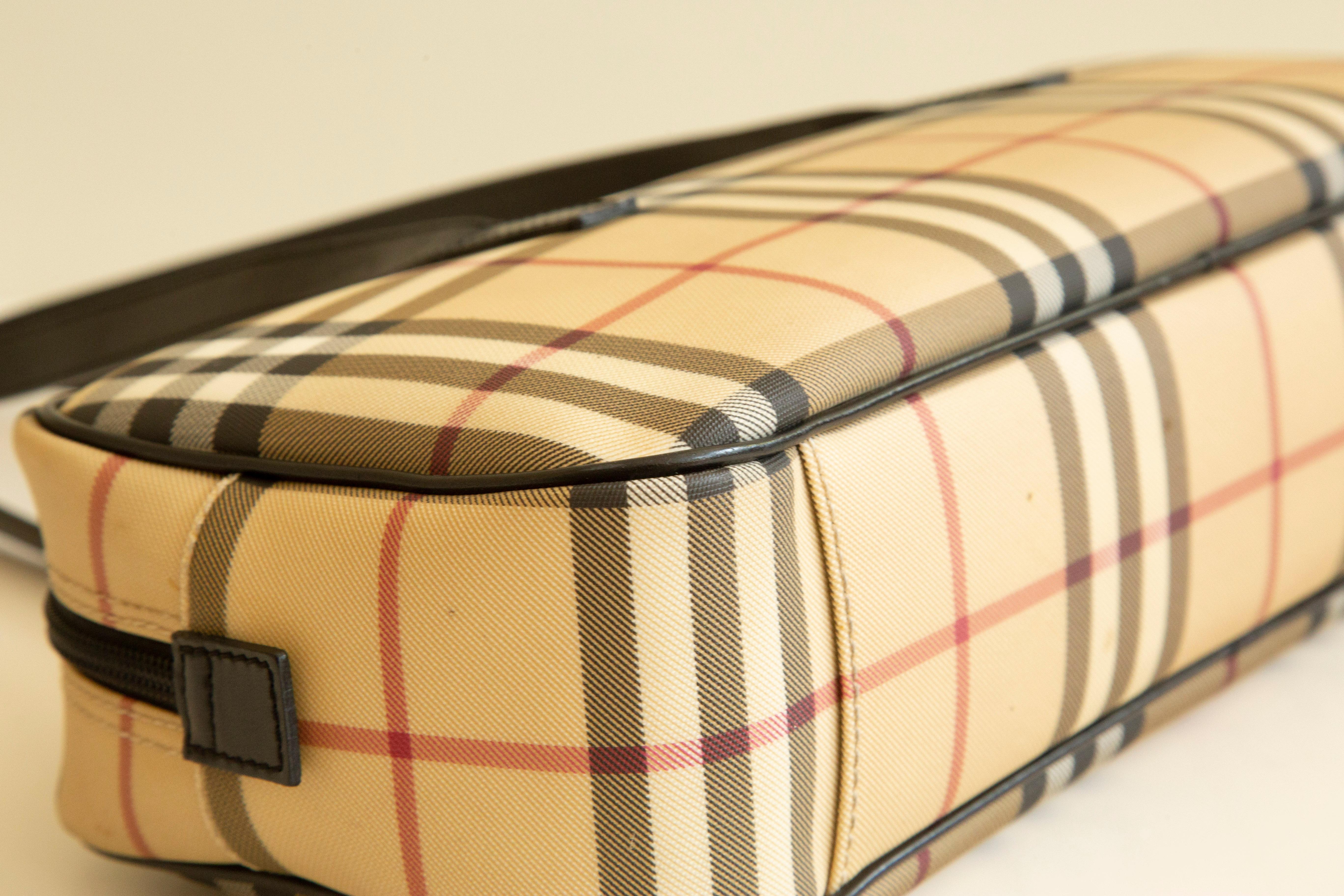 2000s Burberry Classic Check Shoulder Bag For Sale 4