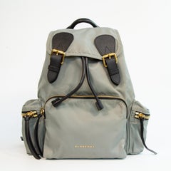 Zaino Burberry degli anni 2000 in nylon grigio e pelle nera