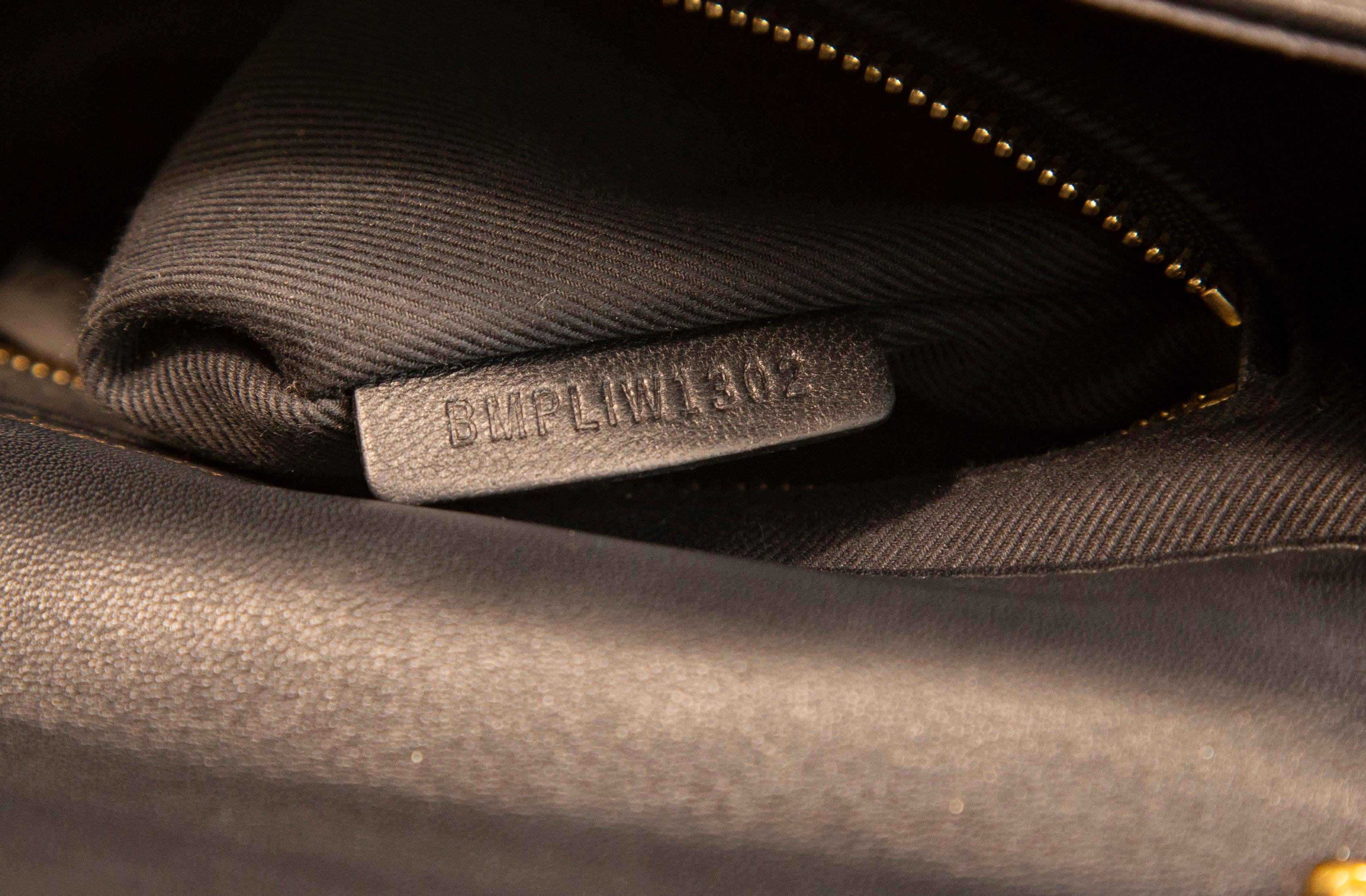 2000s Burberry Medium Lola Shoulder Crossbody Bag in Black Leather  For Sale 11
