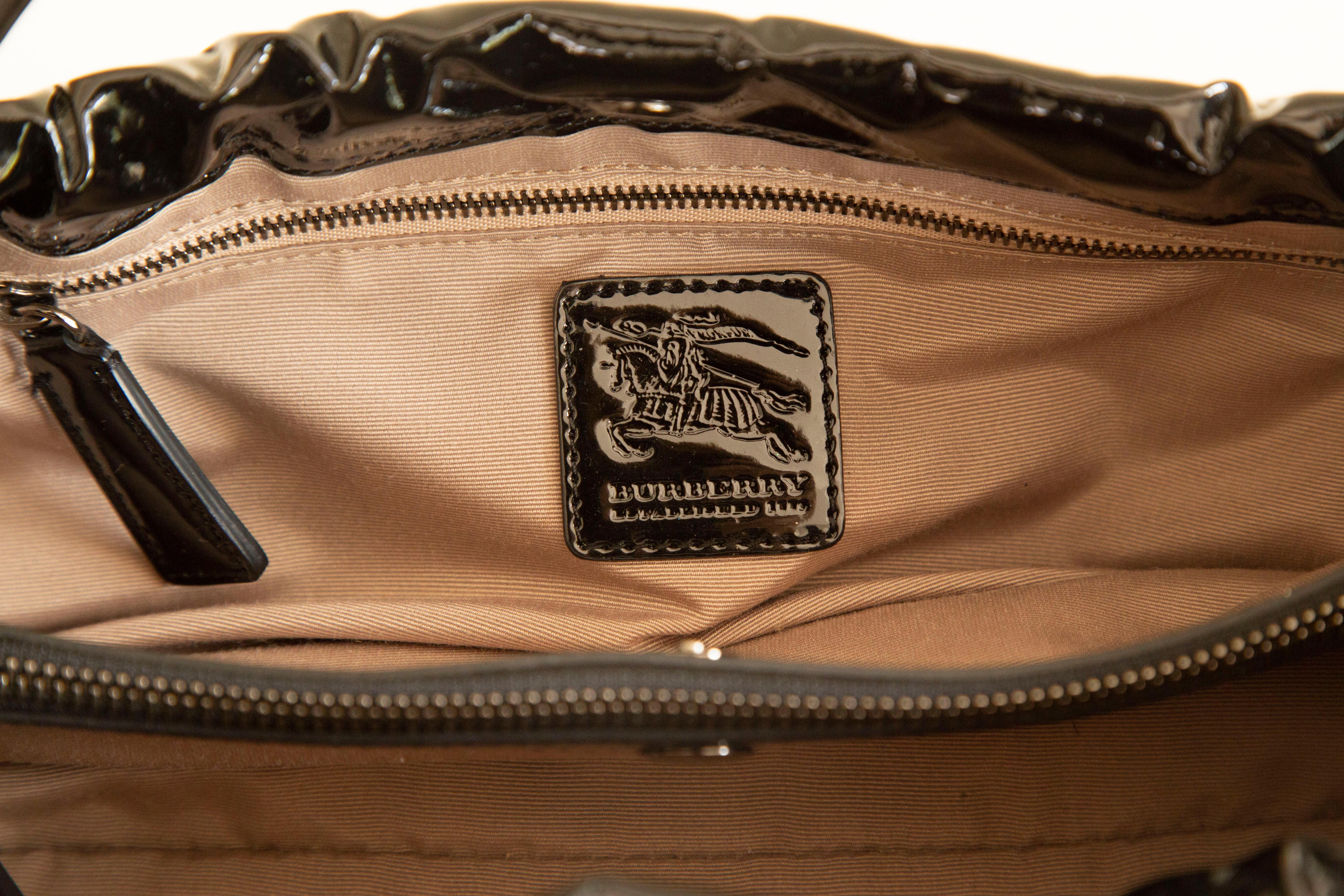 2000s Burberry Nova Check Coated Canvas Shoulder Bag For Sale 3