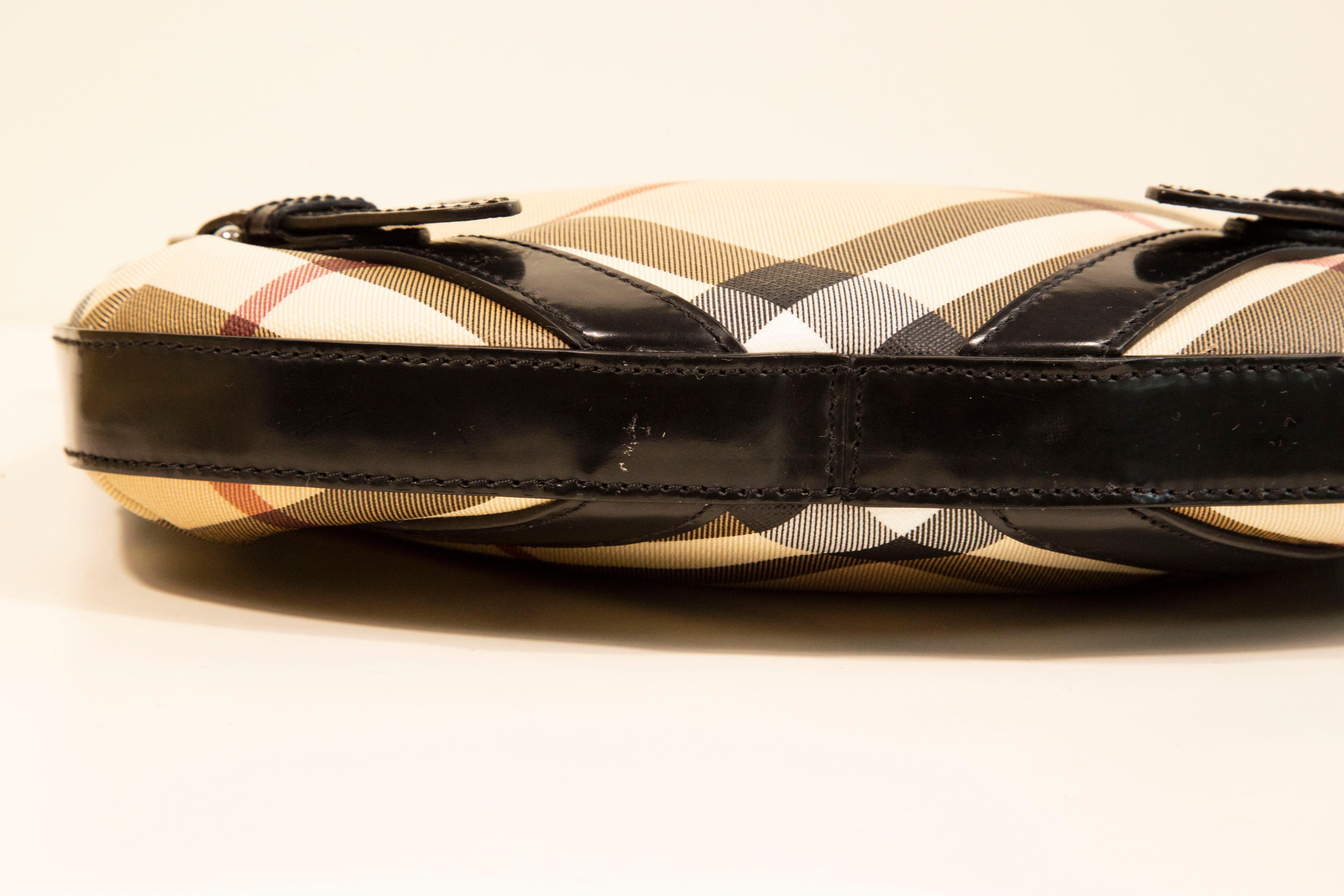 2000s Burberry Nova Check PVC and Black Leather Hobo Bag For Sale 1
