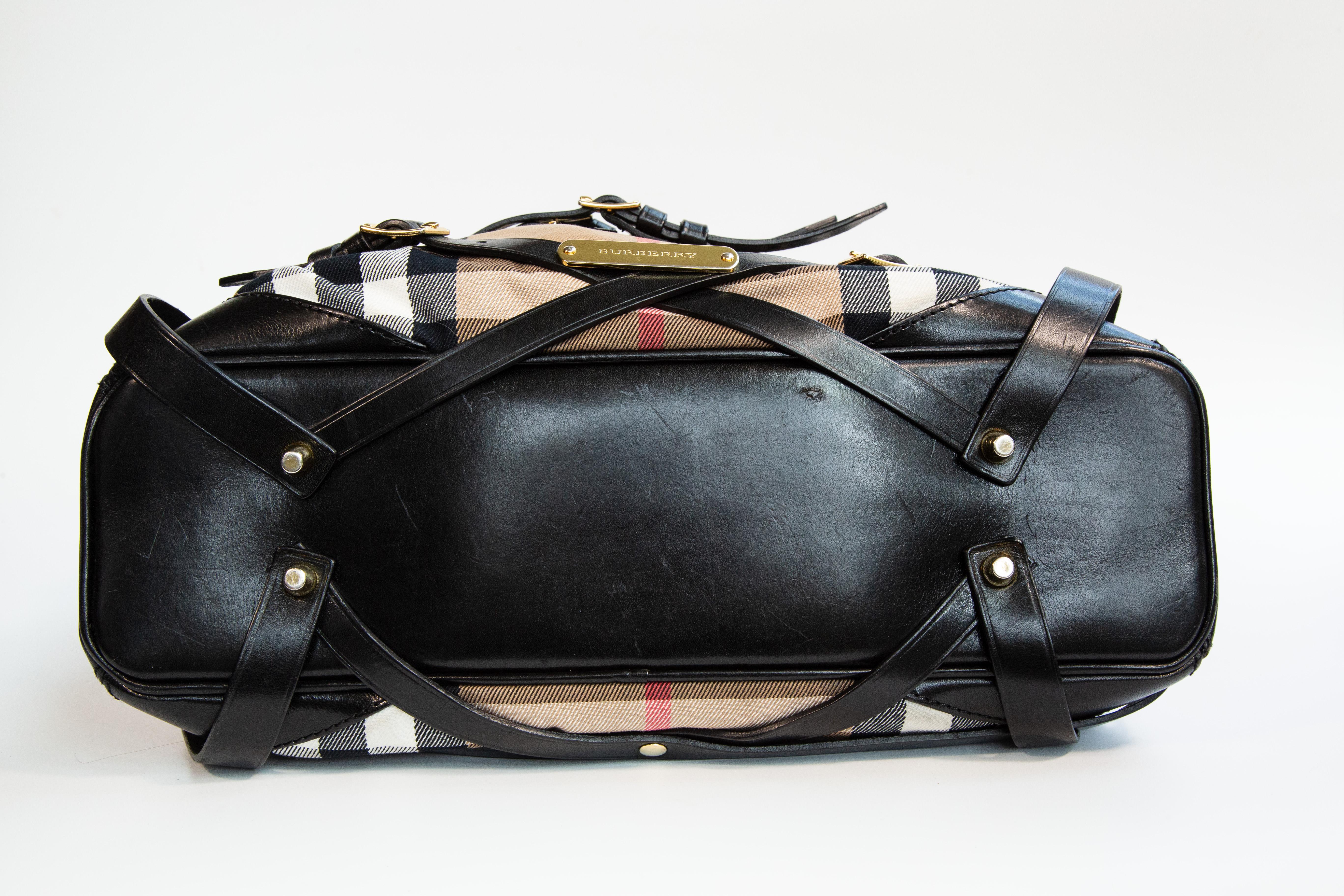 Women's or Men's 2000s Burberry Shoulder Bag in Multicolor Check Canvas For Sale