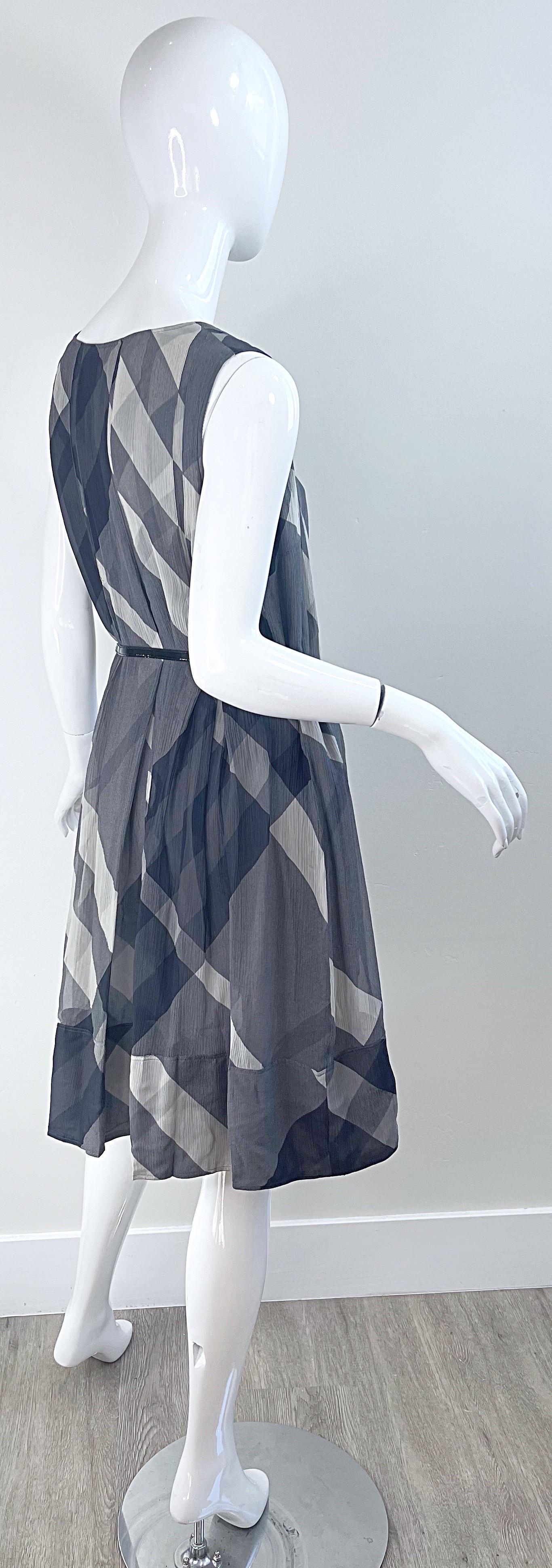 Burberry Fall 2001 Size 10 Gray Black Signature Plaid Silk Chiffon Belted Dress For Sale 6