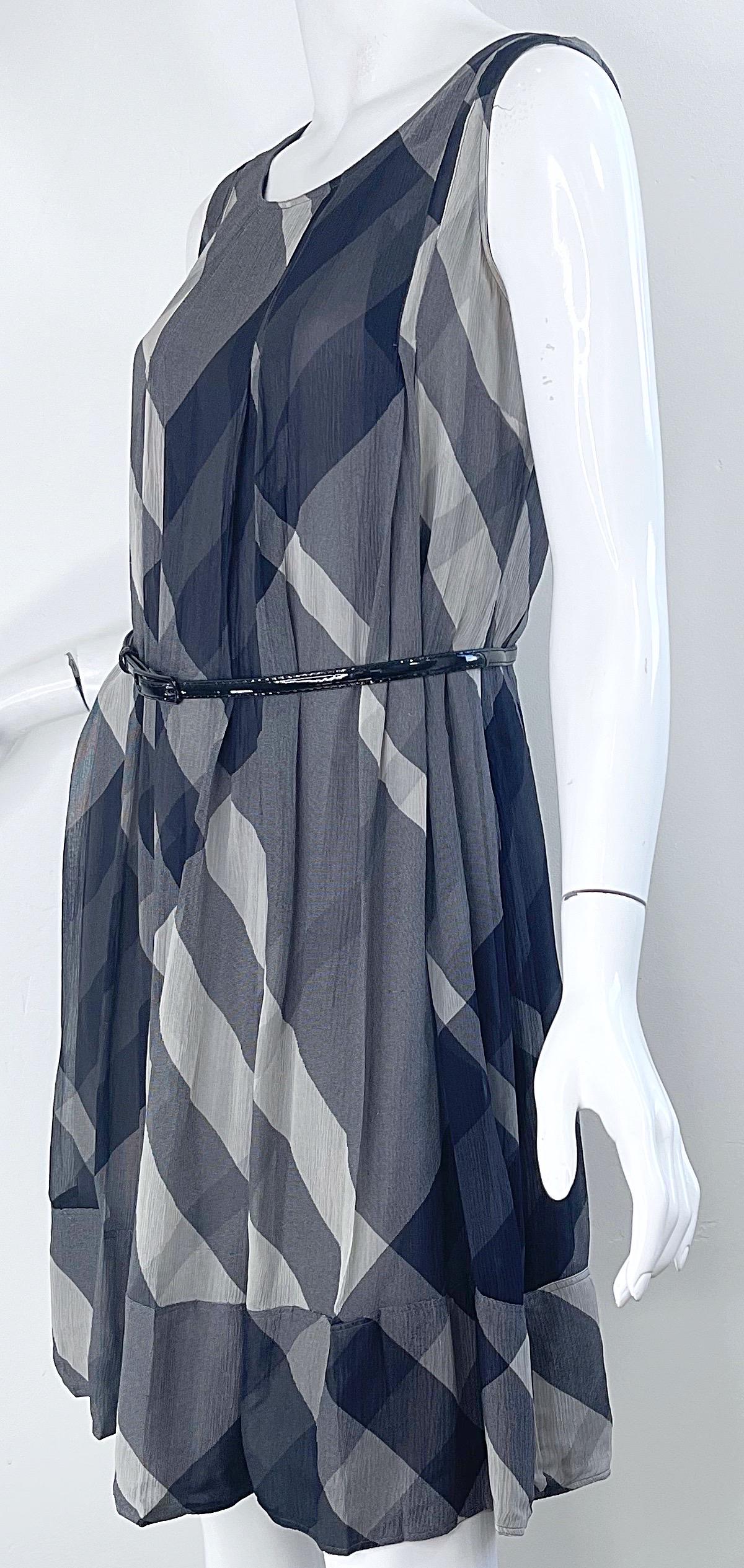 Burberry Fall 2001 Size 10 Gray Black Signature Plaid Silk Chiffon Belted Dress For Sale 7