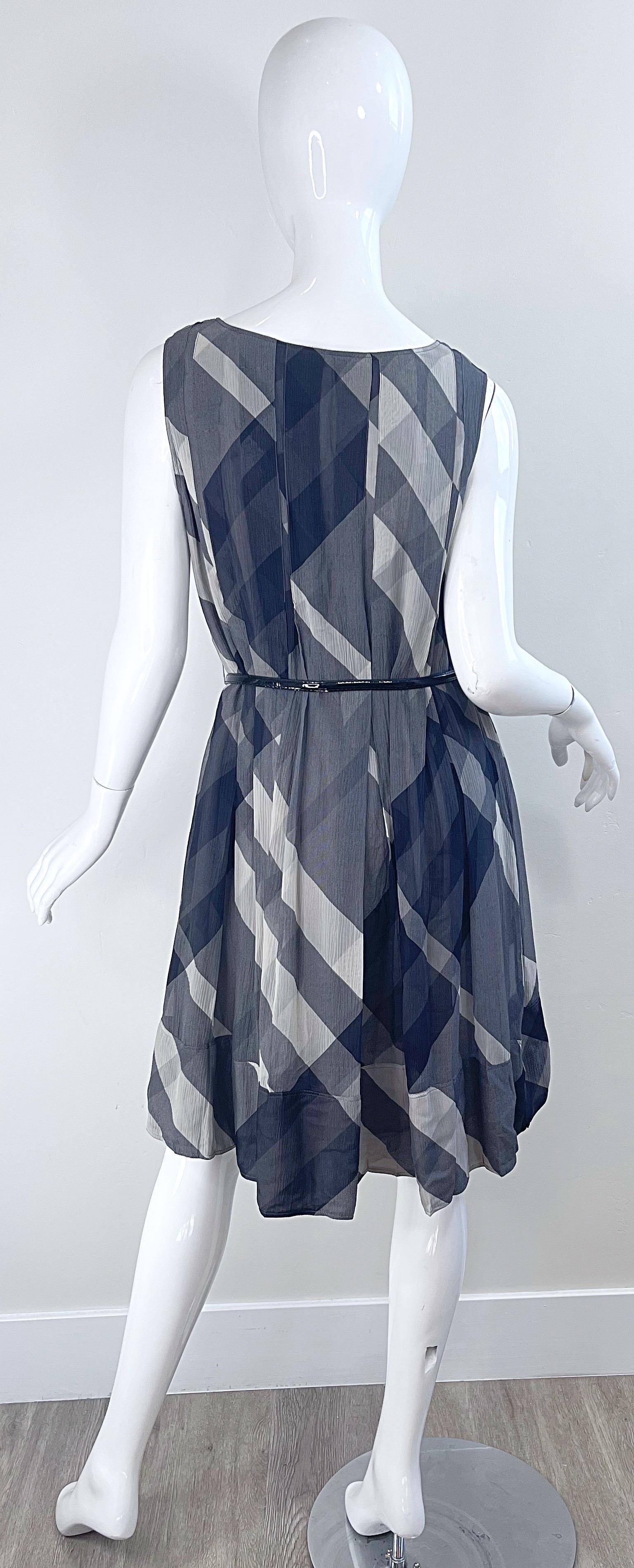 Burberry Fall 2001 Size 10 Gray Black Signature Plaid Silk Chiffon Belted Dress For Sale 8