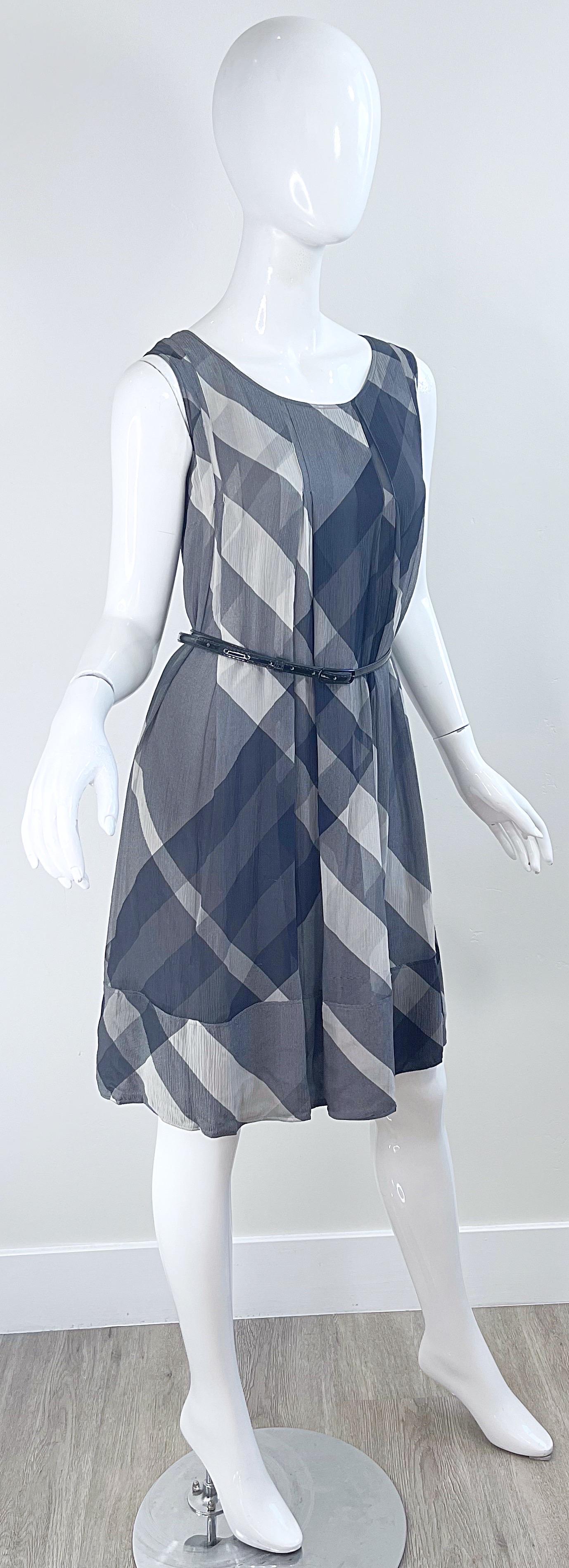 Burberry Fall 2001 Size 10 Gray Black Signature Plaid Silk Chiffon Belted Dress For Sale 9