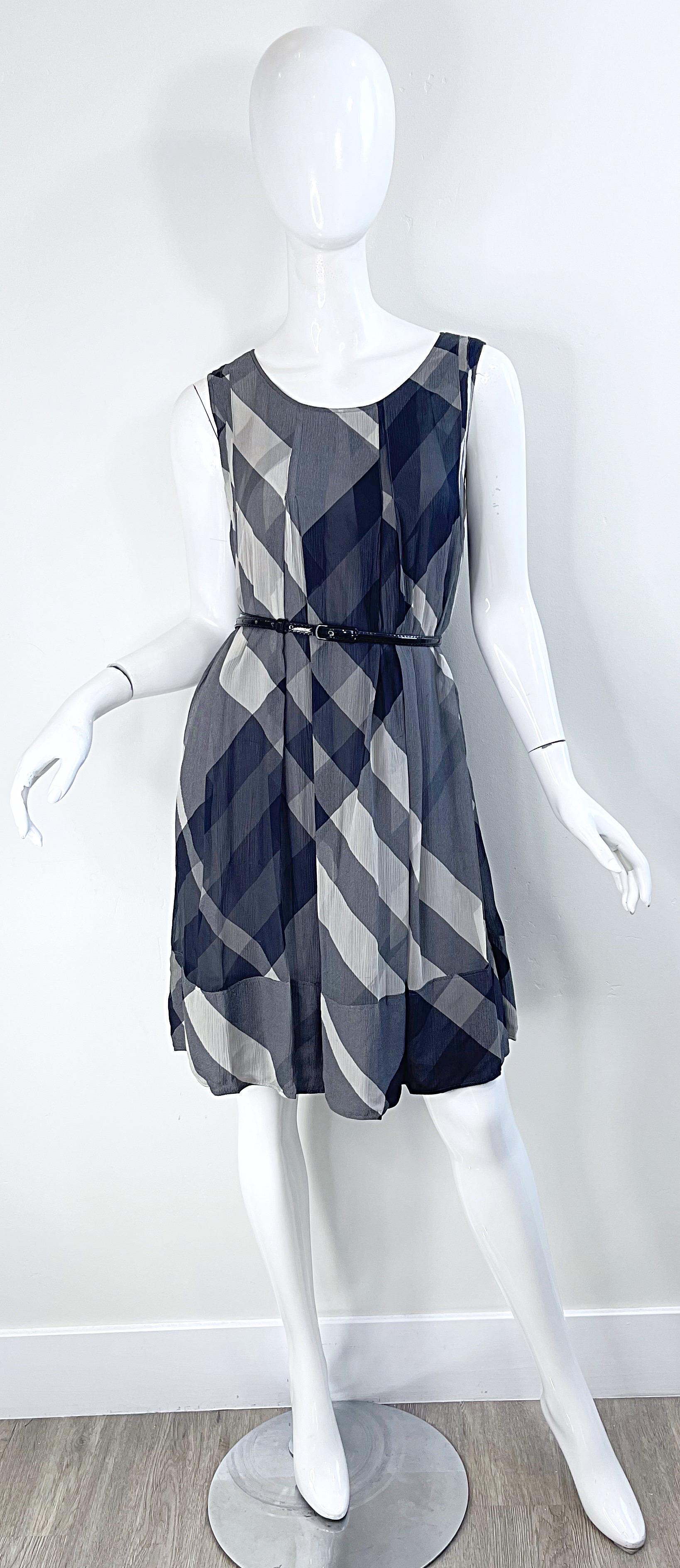 Burberry Fall 2001 Size 10 Gray Black Signature Plaid Silk Chiffon Belted Dress For Sale 13