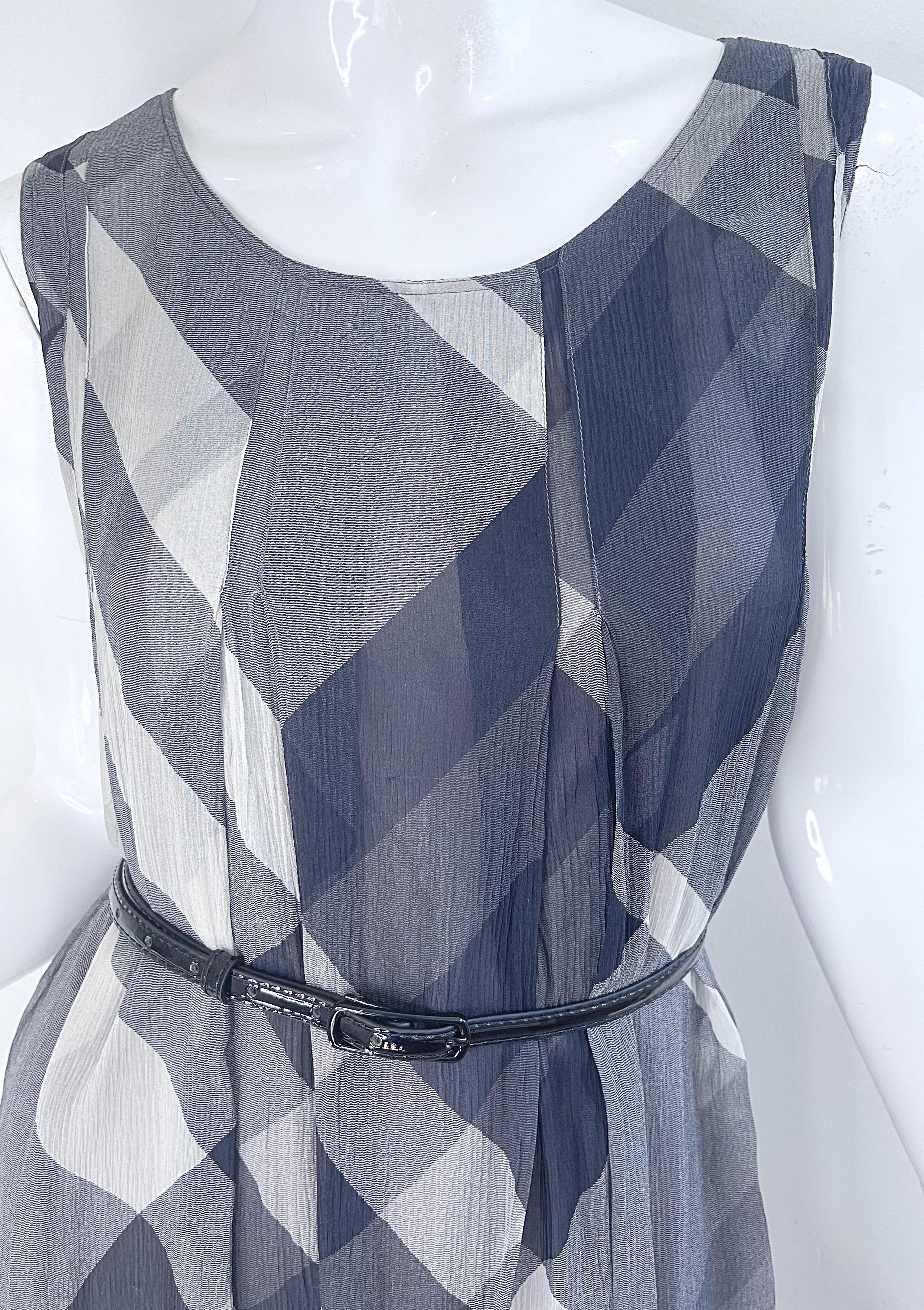 Burberry Fall 2001 Size 10 Gray Black Signature Plaid Silk Chiffon Belted Dress For Sale 2