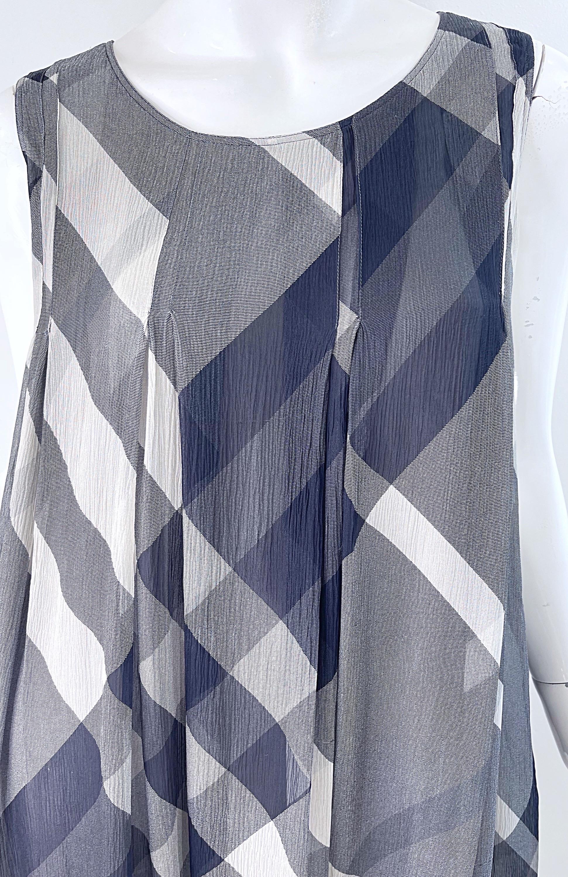 Burberry Fall 2001 Size 10 Gray Black Signature Plaid Silk Chiffon Belted Dress For Sale 3
