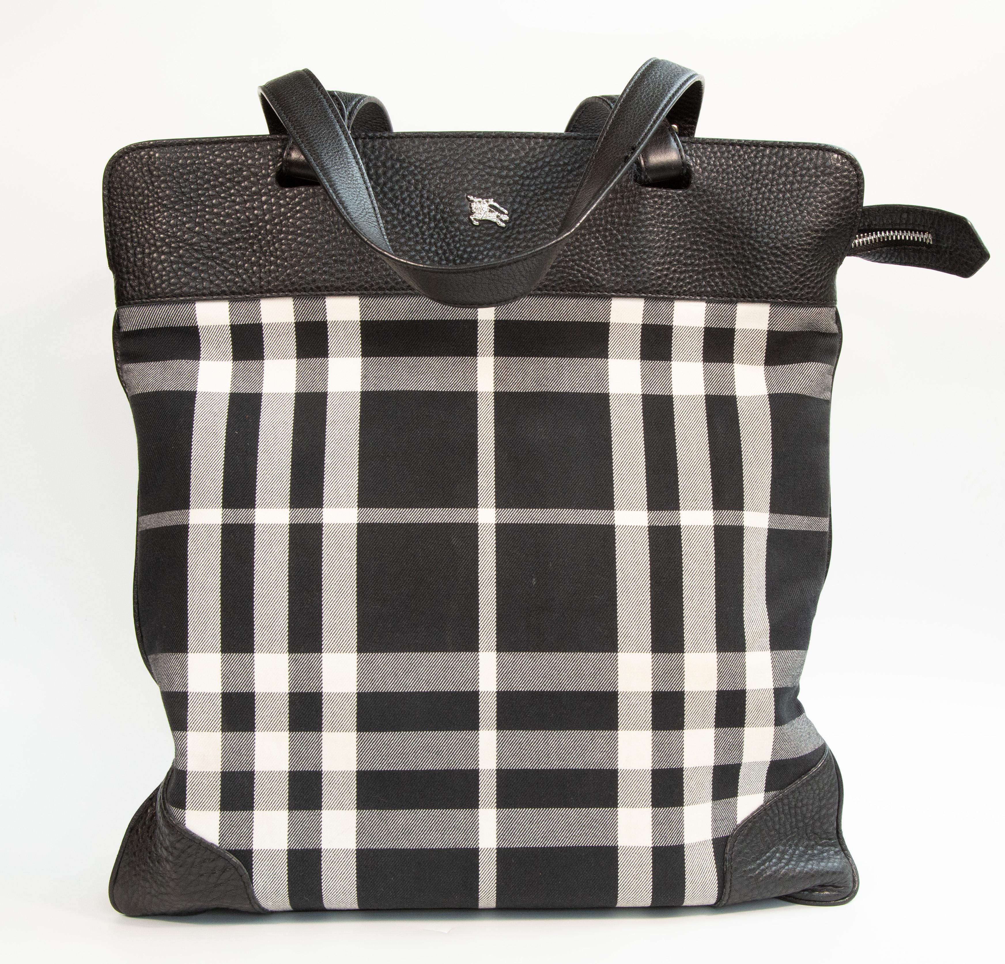 2000s Burberry Tote / Shoulder Bag in Black & White Tartan Canvas For Sale 2