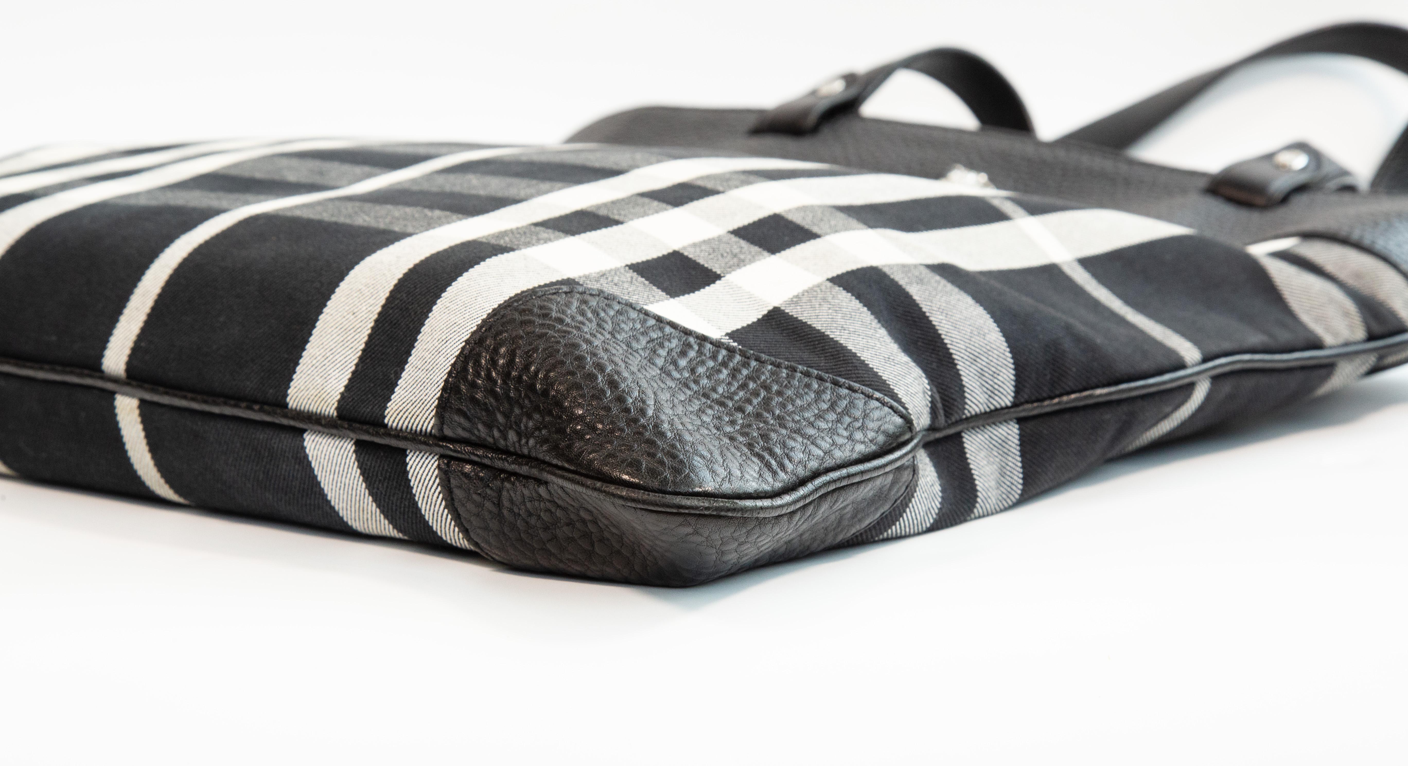 2000s Burberry Tote / Shoulder Bag in Black & White Tartan Canvas For Sale 4