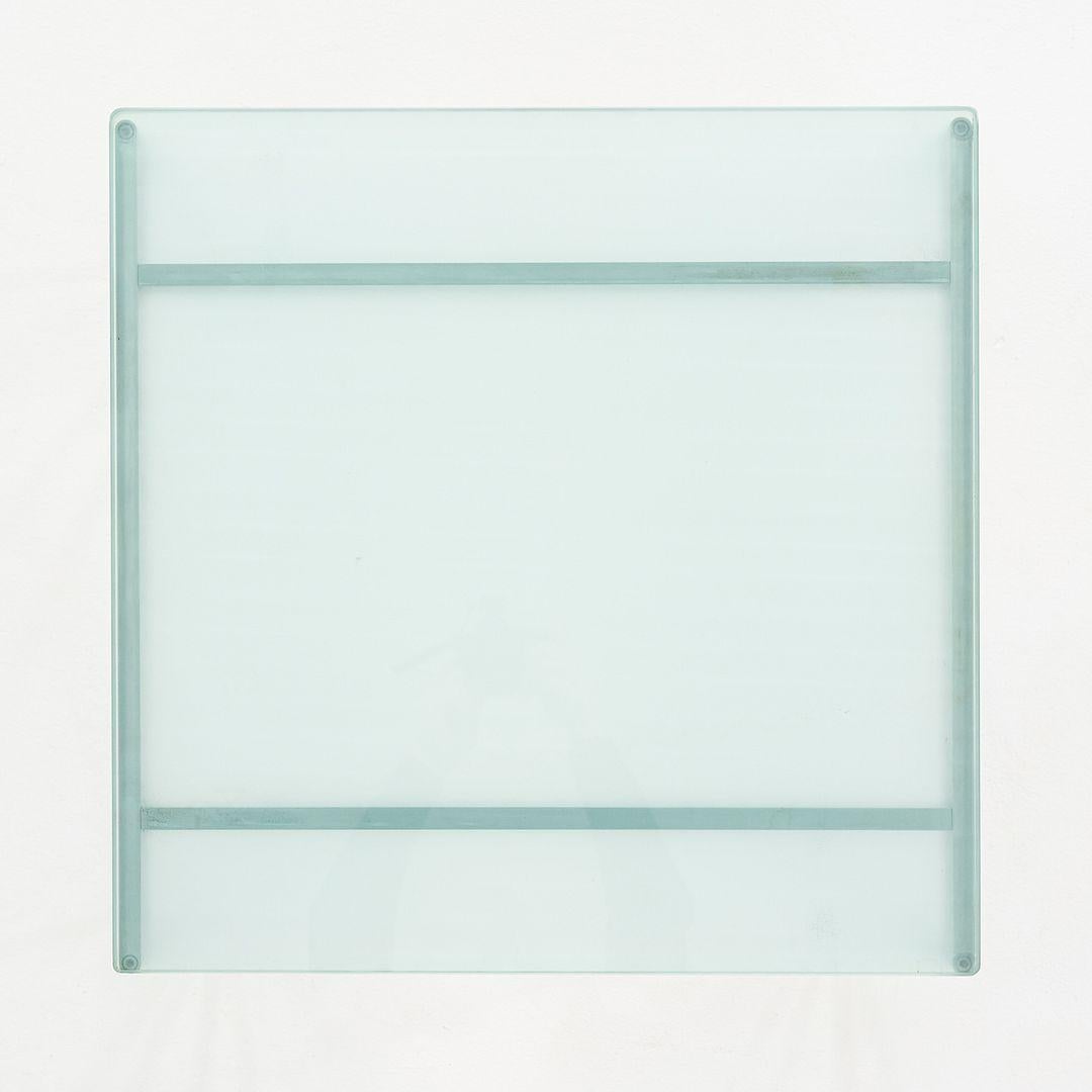 Table d'appoint carrée Cappellini des années 2000 avec structure en acier brossé et plateau en verre bleu en vente 1