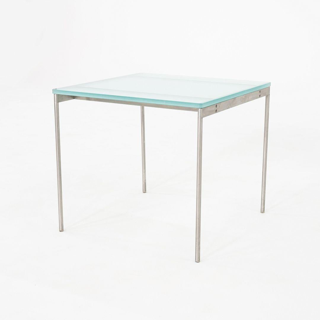 Table d'appoint carrée Cappellini des années 2000 avec structure en acier brossé et plateau en verre bleu en vente 2