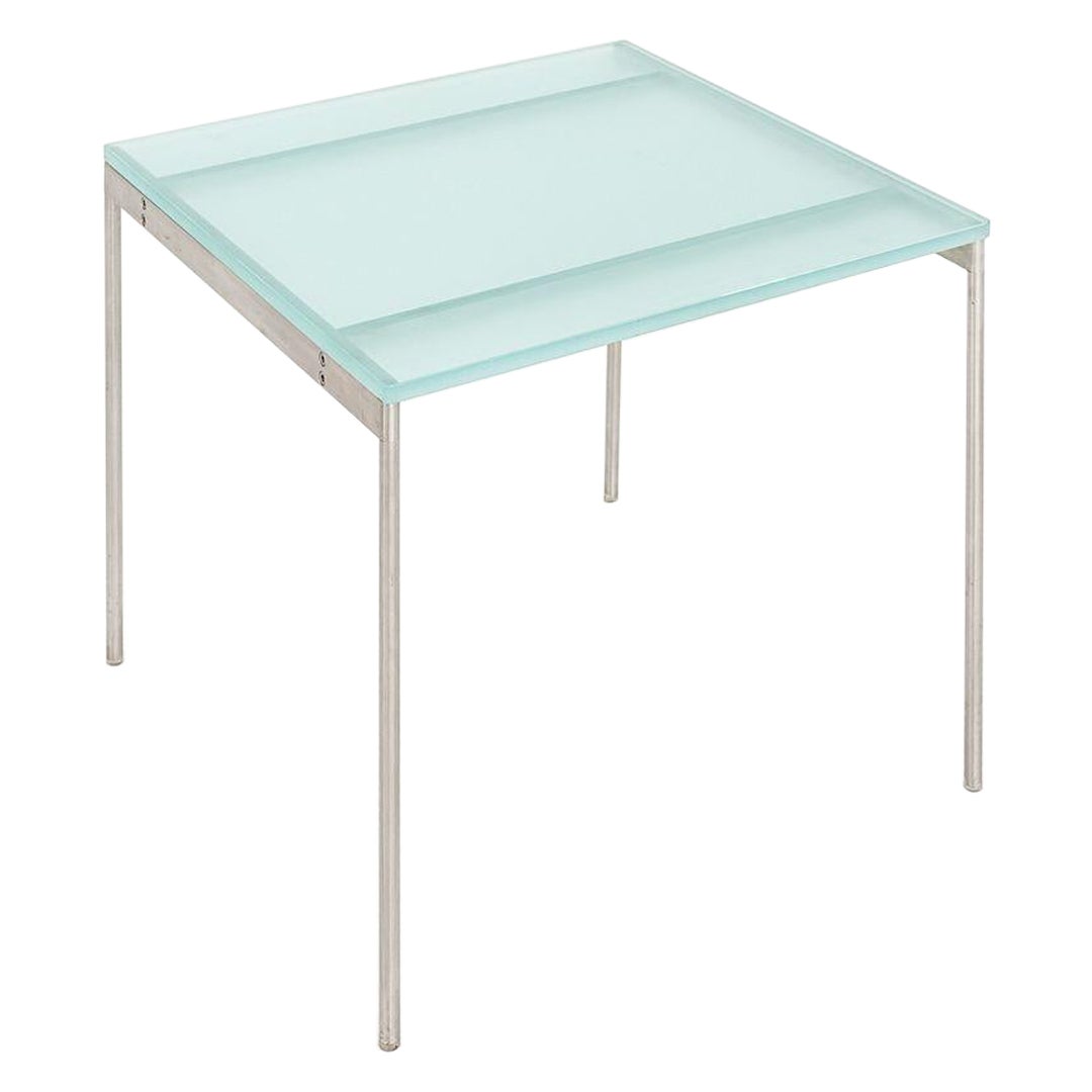 Table d'appoint carrée Cappellini des années 2000 avec structure en acier brossé et plateau en verre bleu en vente