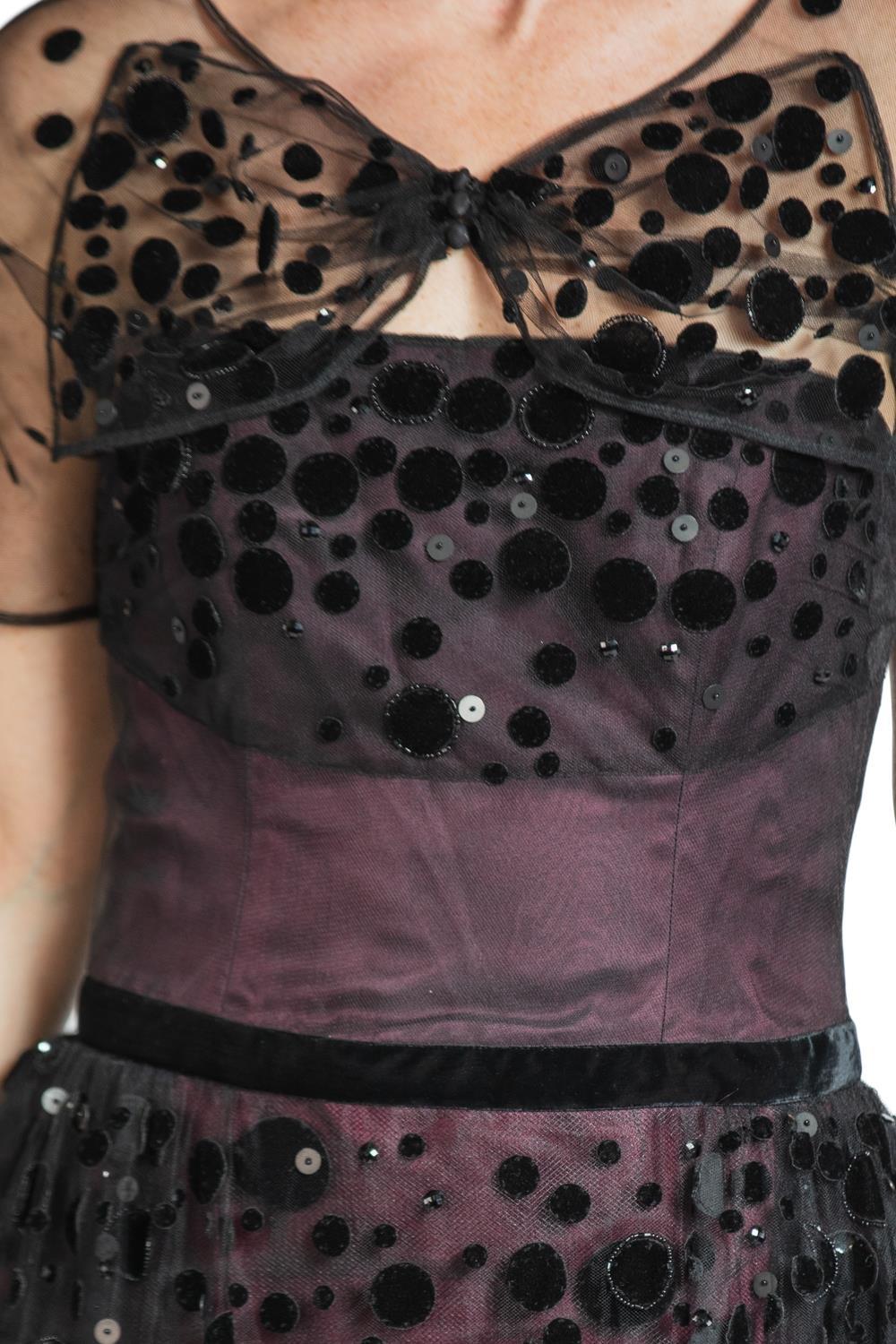 2000S Carolina Herrera Black & Burgundy Silk Beaded Tulle Strapless Ball Gown W For Sale 3