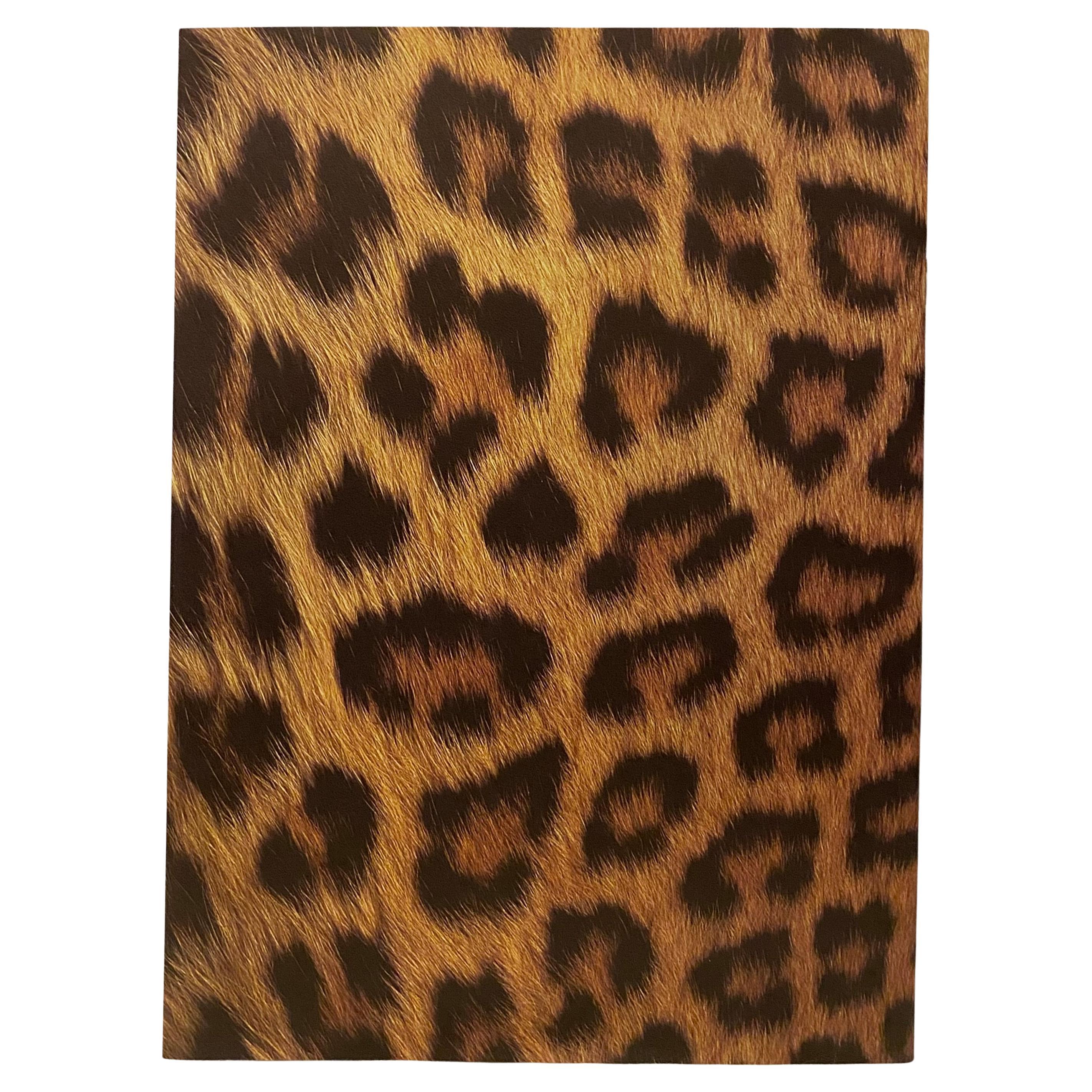 Anni 2000 Cartier Hong Kong Gioielli Panther Catalogo Lookbook in vendita 1