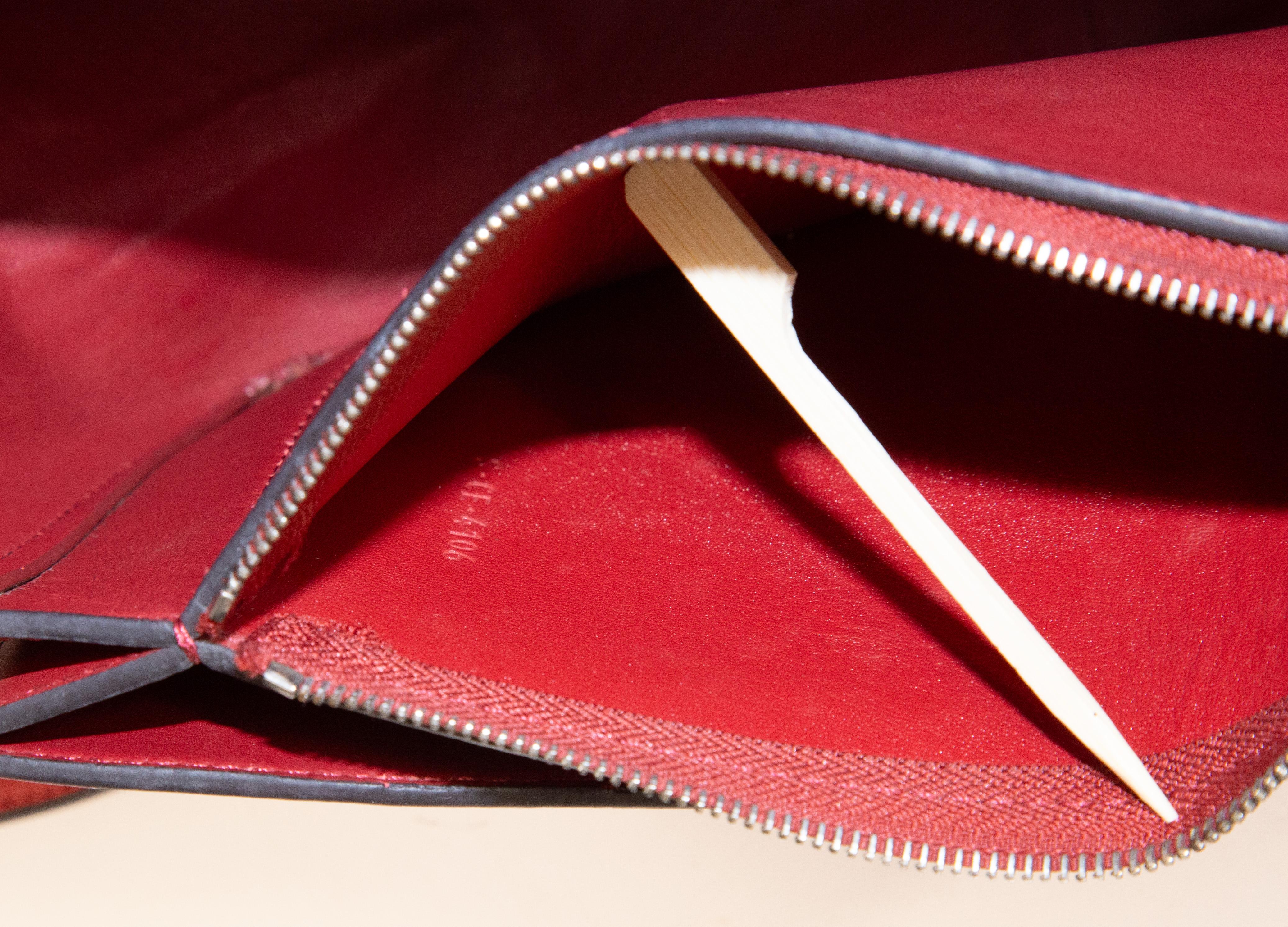 2000s Celine Frame Shoulder Bag Red & Anthracite Leather For Sale 7