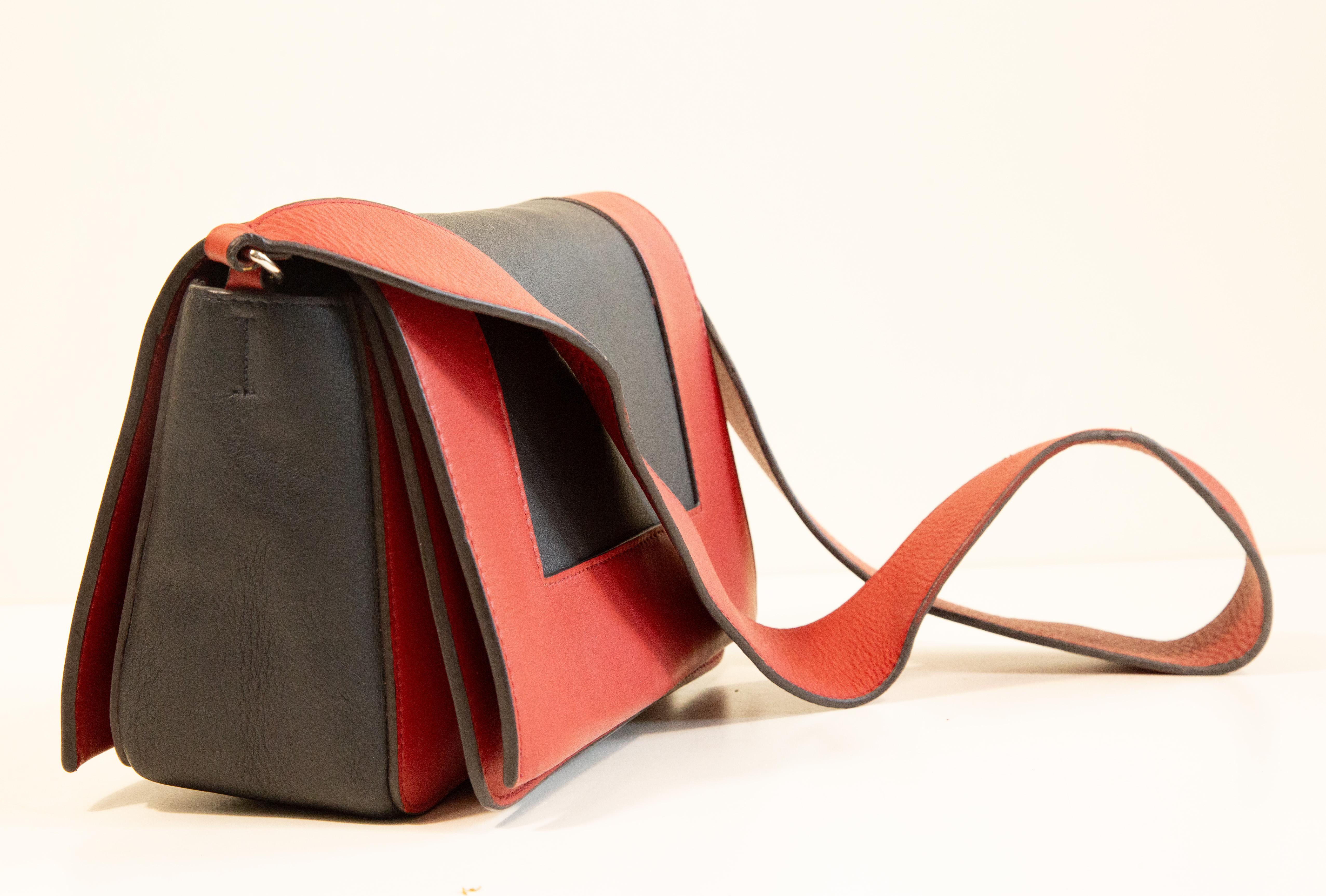 2000s Celine Frame Shoulder Bag Red & Anthracite Leather In Good Condition For Sale In Arnhem, NL