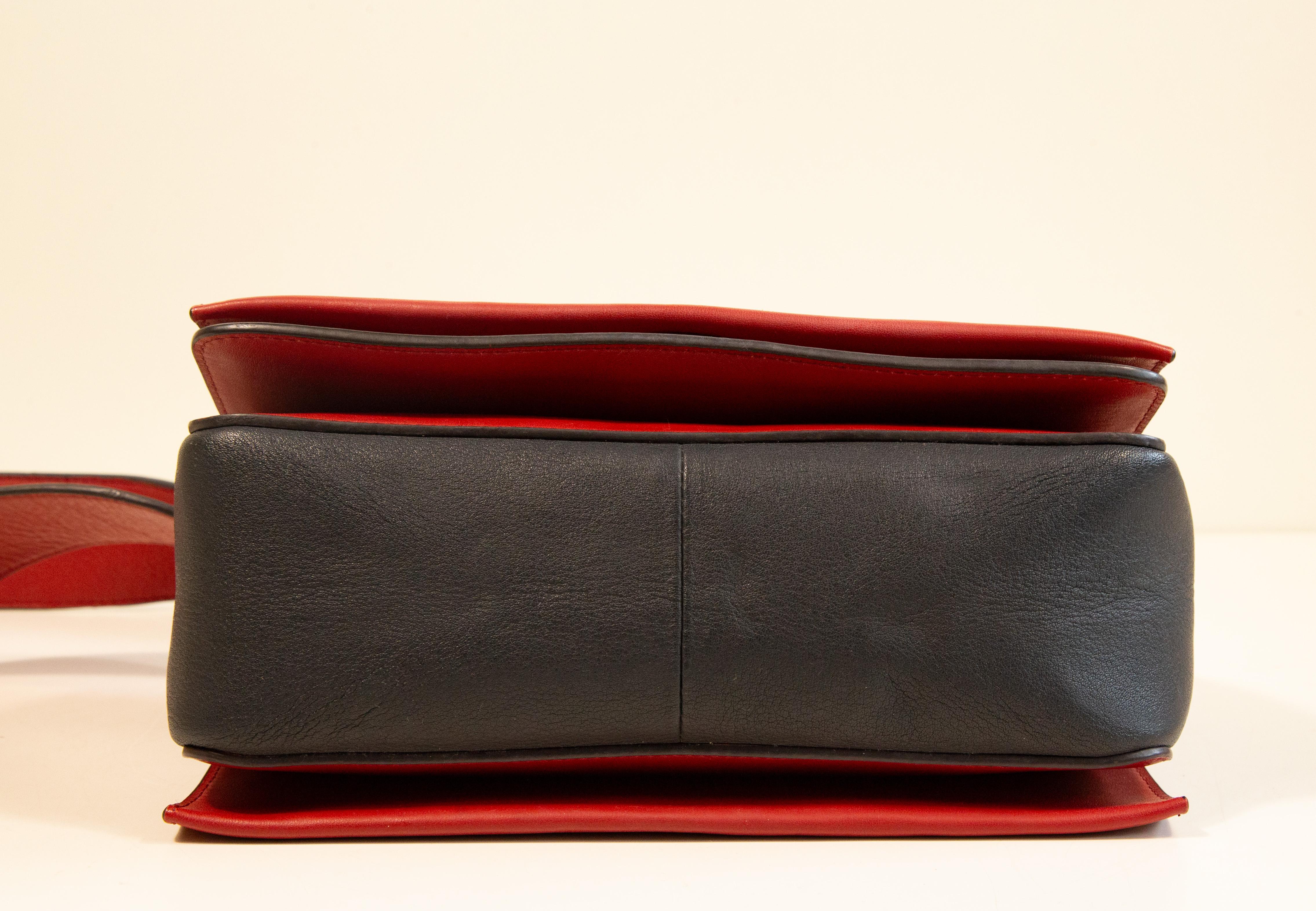 2000s Celine Frame Shoulder Bag Red & Anthracite Leather For Sale 2