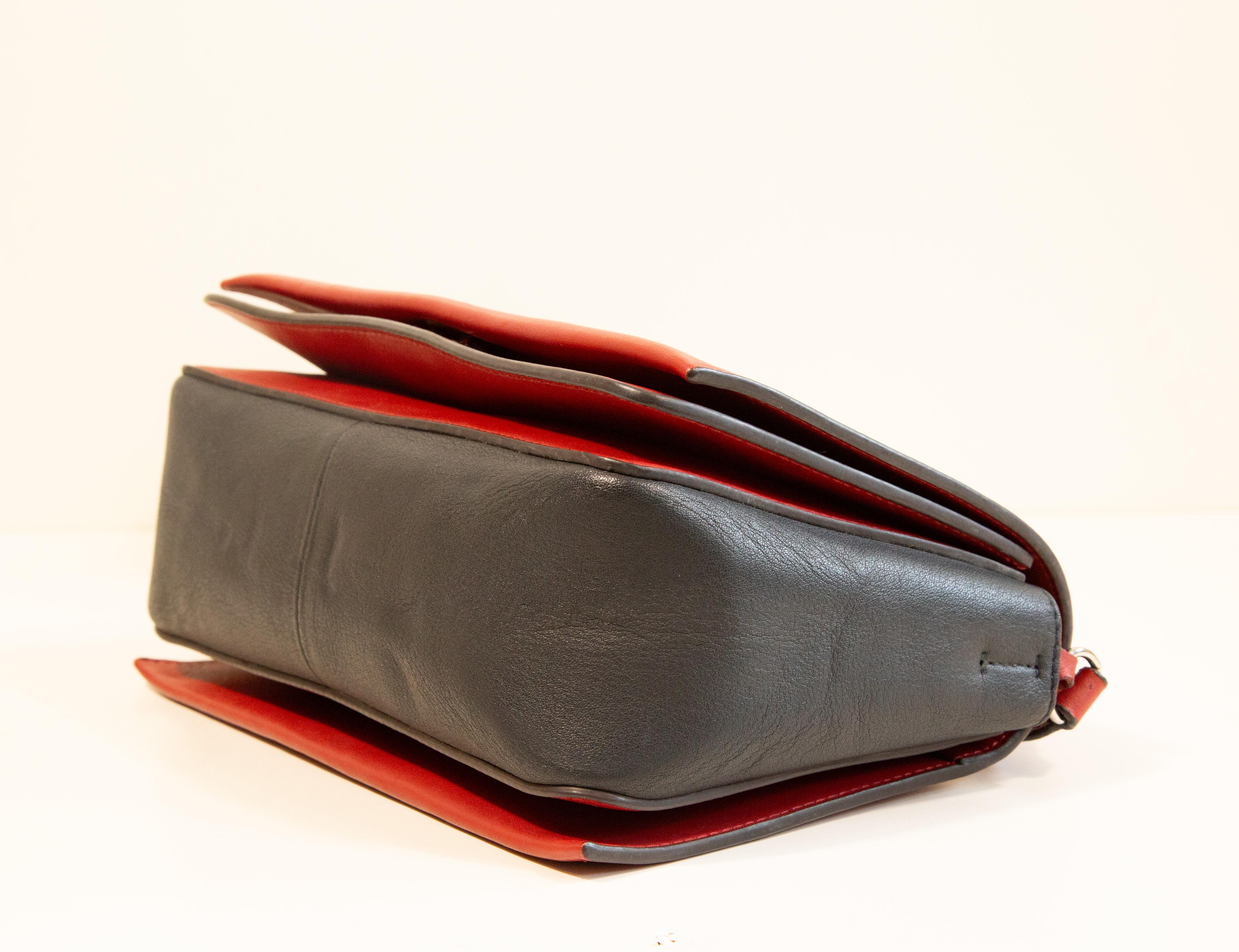 2000s Celine Frame Shoulder Bag Red & Anthracite Leather For Sale 3