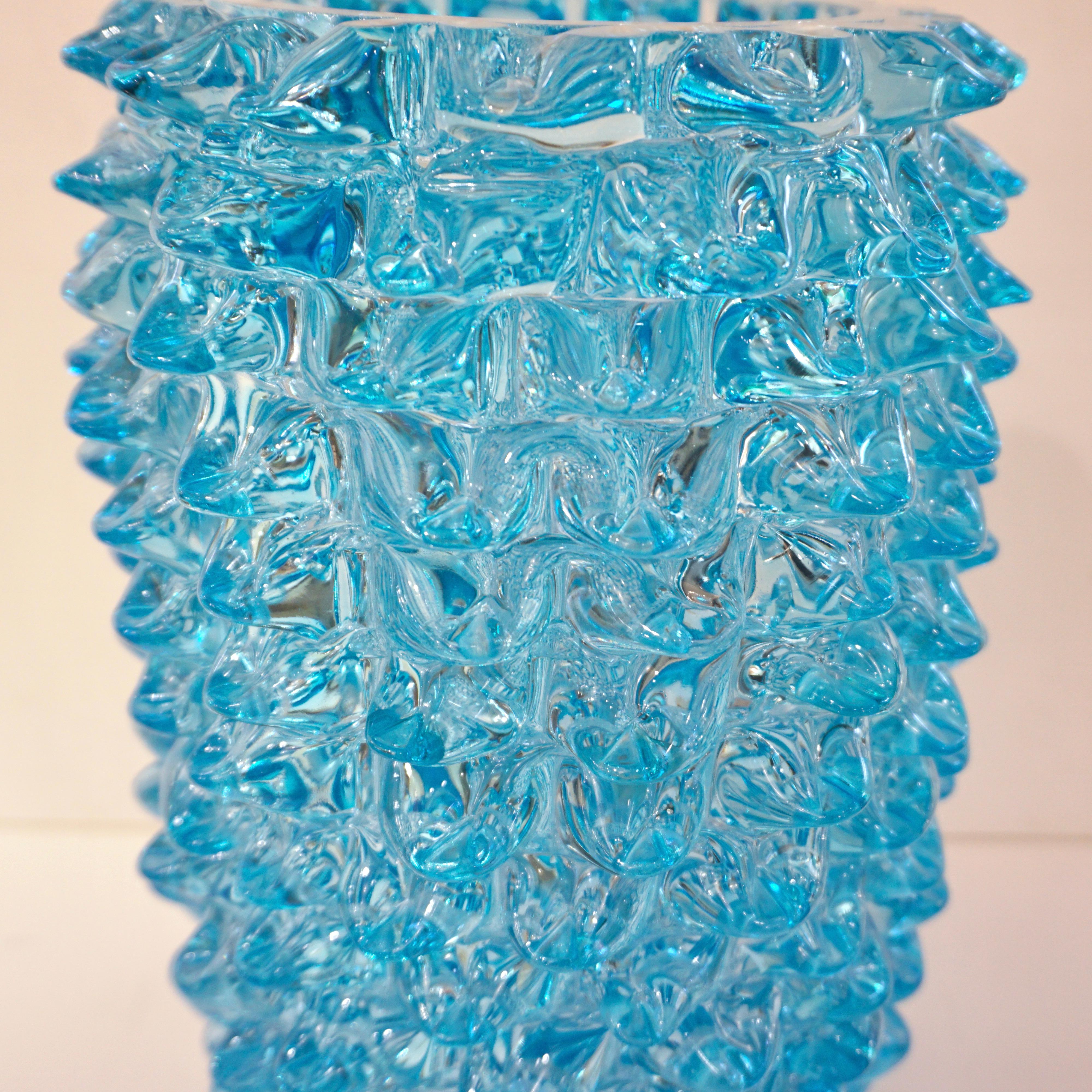 Vetro artistico Vaso Ovoidale in Vetro di Murano Rostrato Blu Acquamarina Cenedese degli anni 2000 in vendita