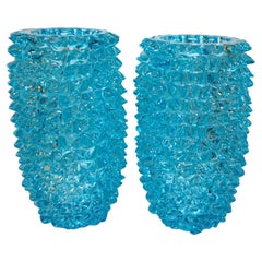 2000er Cenedese Italienisches Paar aquamarinblauer Murano-Glasvasen in Rostrato-Form