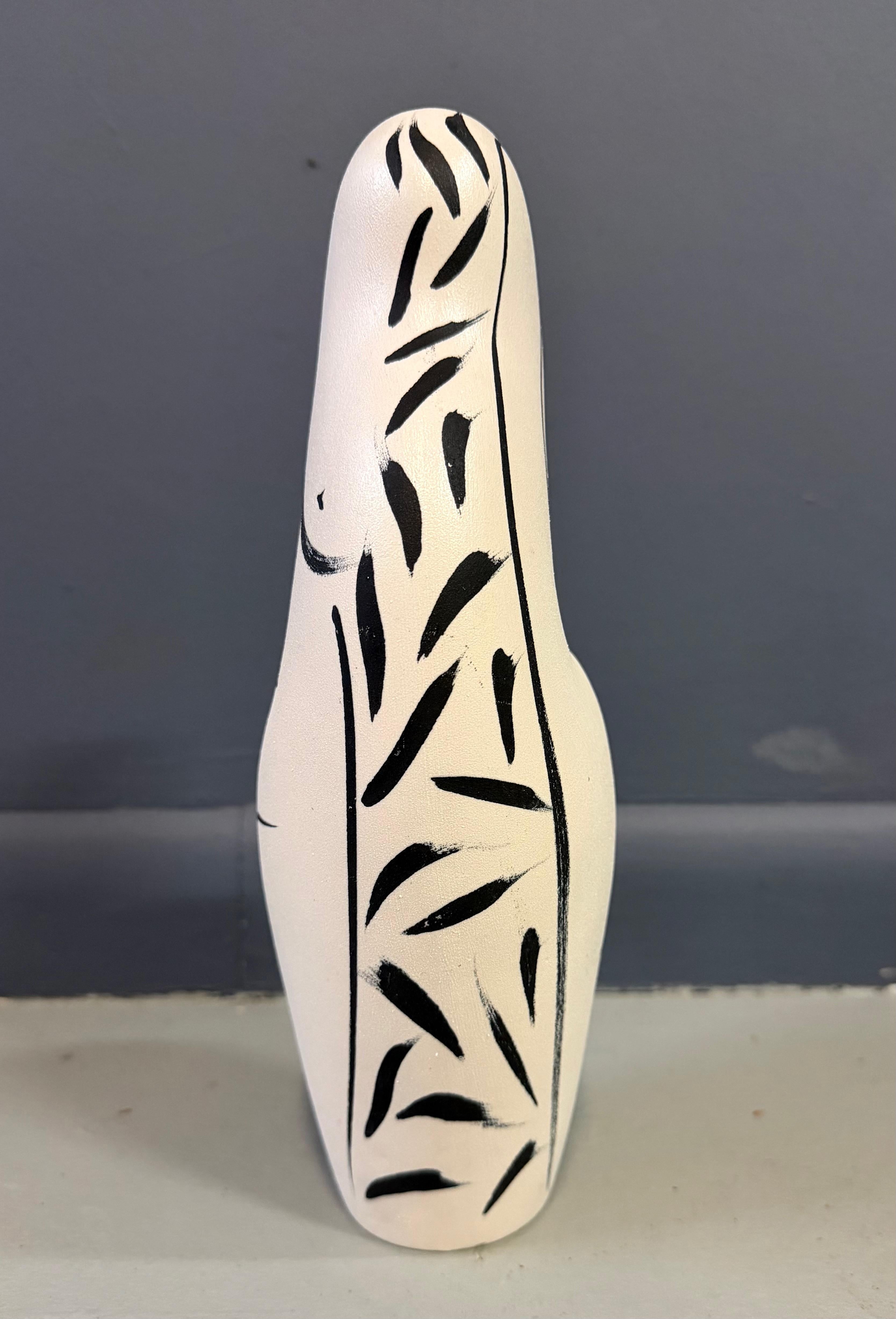 2000s Ceramic Vase with a Woman’s Figure by Donna Polseno Mid Century Moderno orgánico en venta