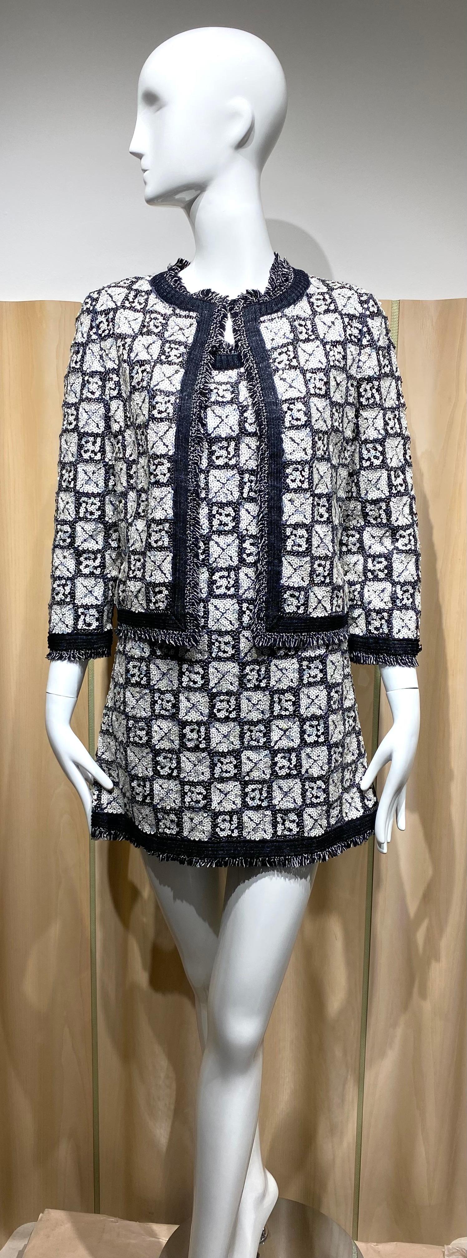 2000s Chanel Black and White Sequin Mini Dress with Cardigan In New Condition For Sale In Beverly Hills, CA