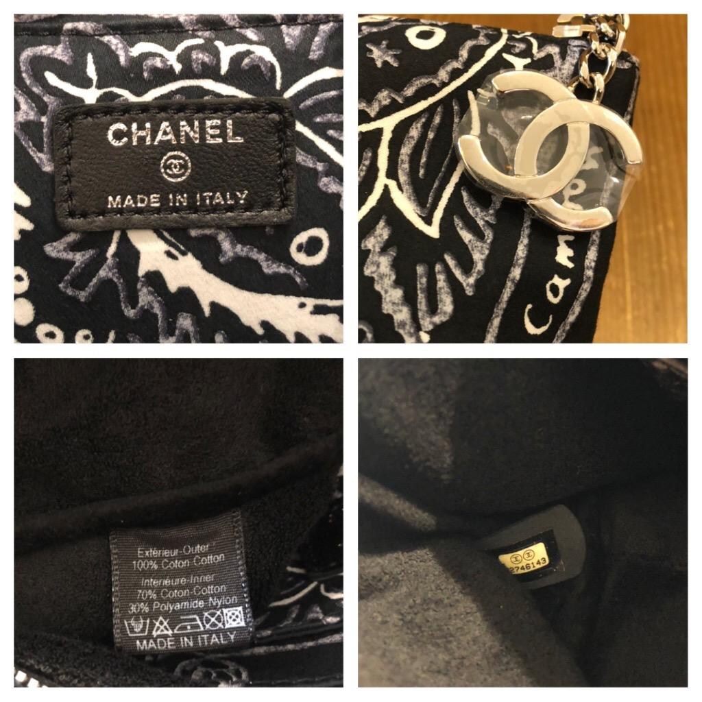 2000s CHANEL Black Paisley Printed Pouch Cosmetic Bag  In Excellent Condition For Sale In Bangkok, TH