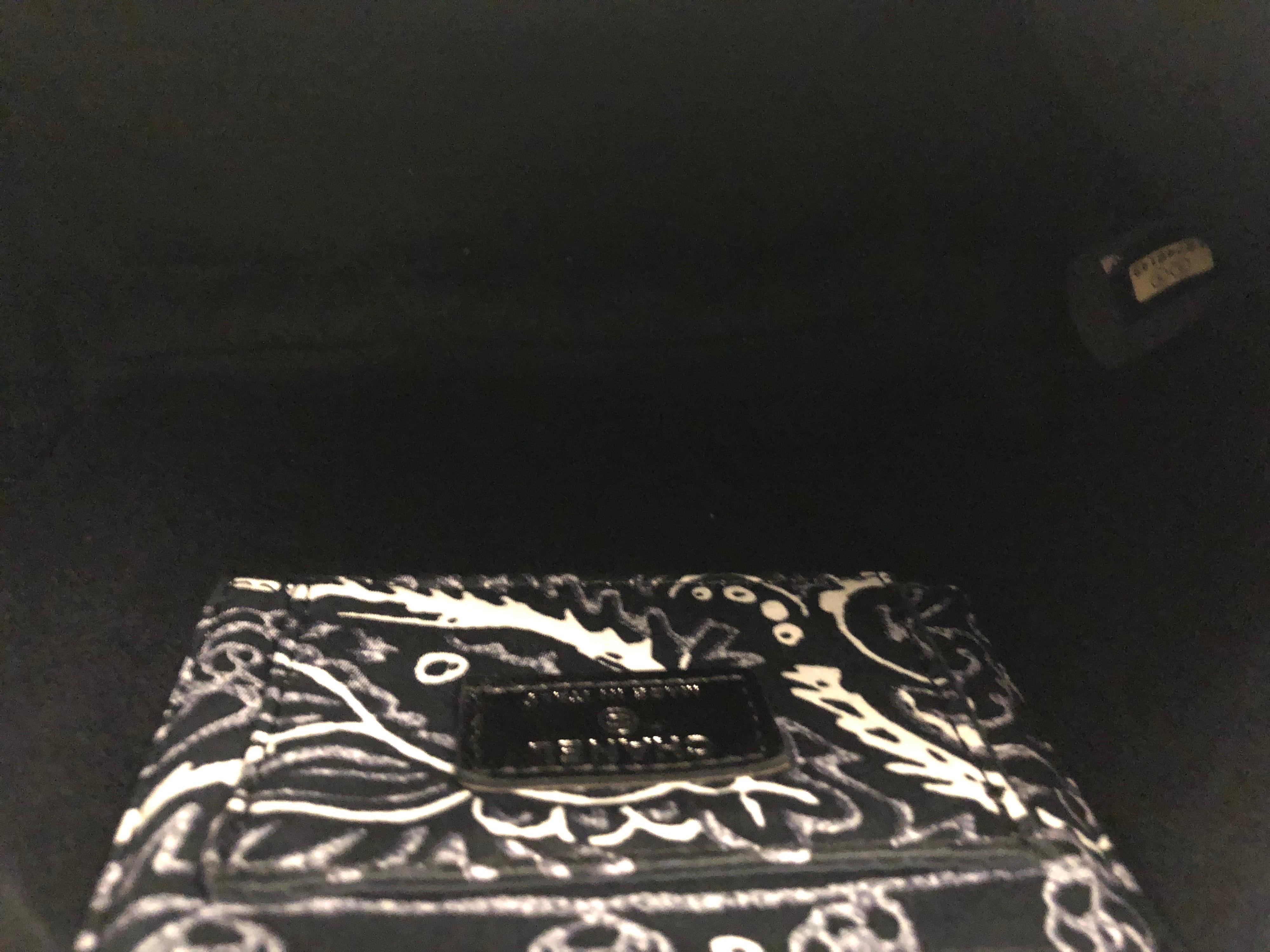 2000s CHANEL Black Paisley Printed Pouch Cosmetic Bag  For Sale 1