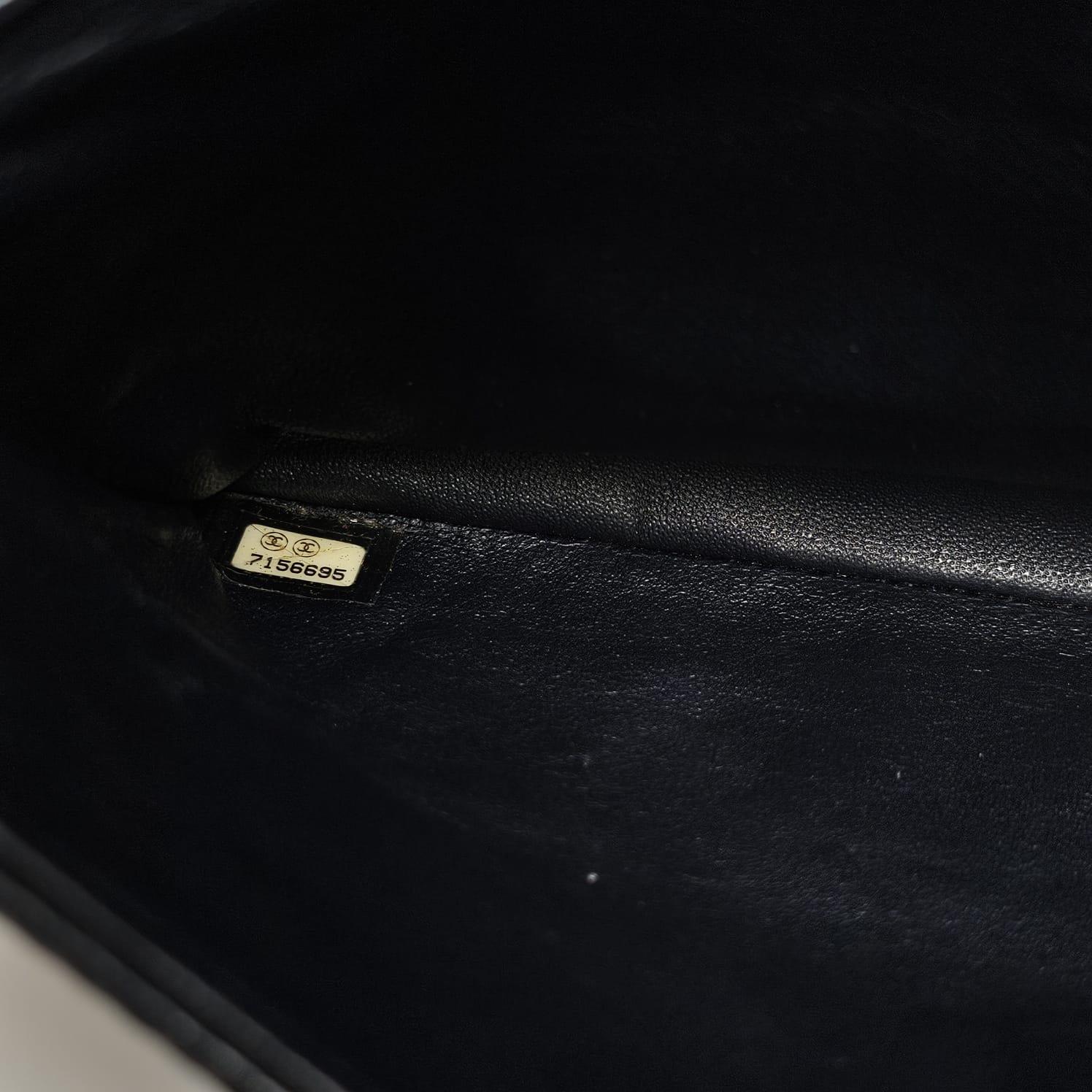 2000s Chanel Black Quilted Wooden Top Handle Reissue Clutch 9