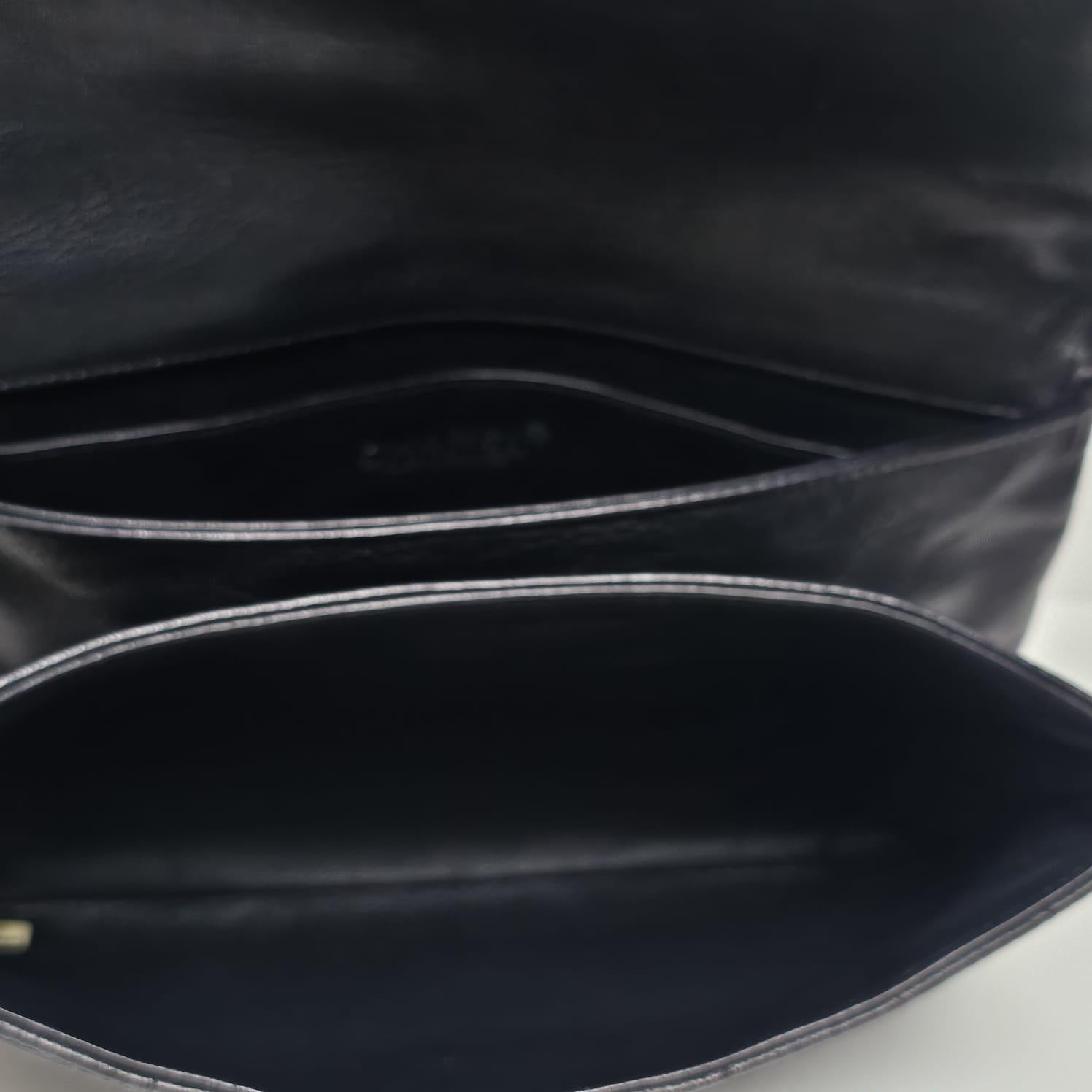 2000s Chanel Black Quilted Wooden Top Handle Reissue Clutch 5