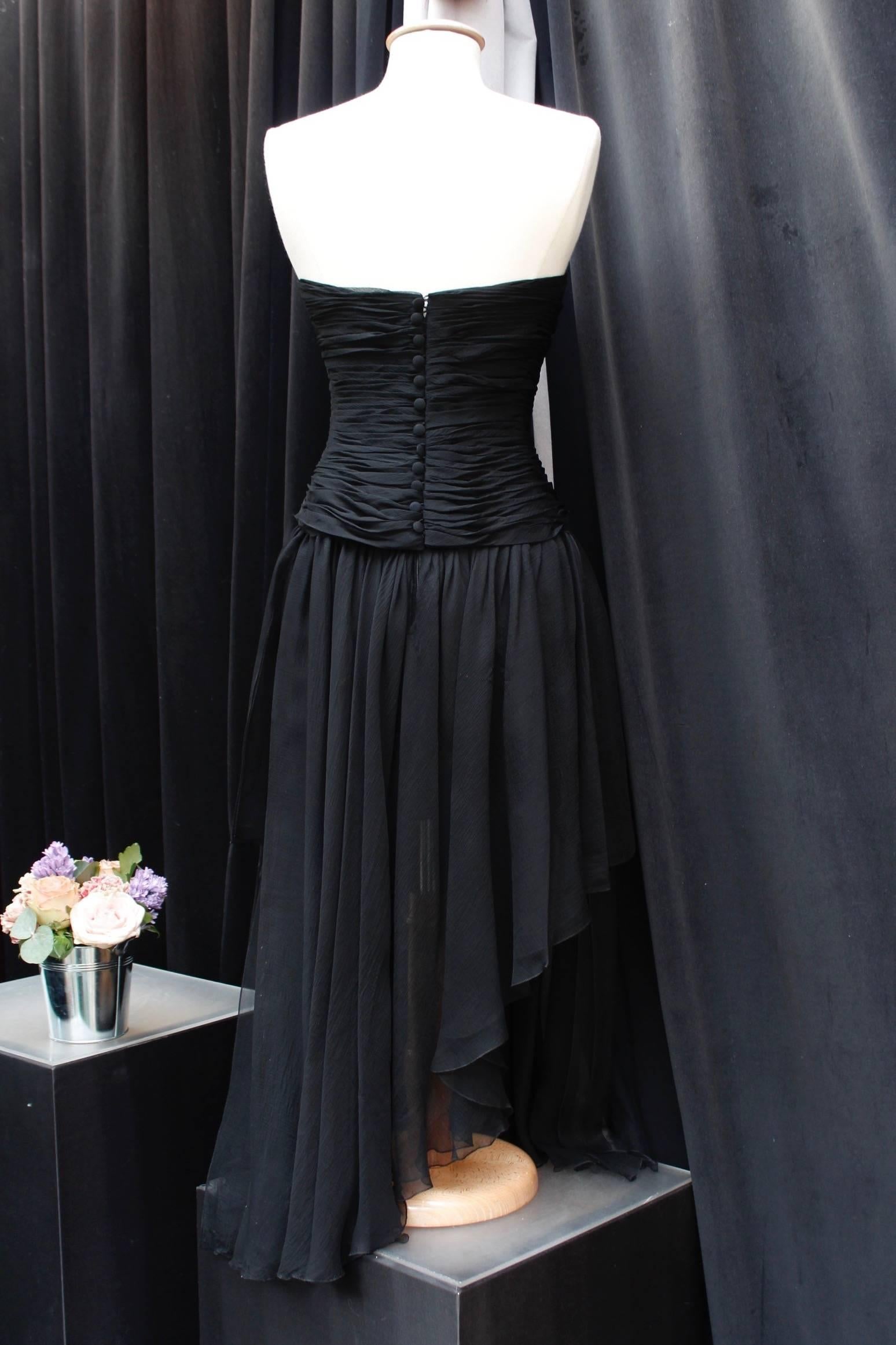 2000s Chanel black silk chiffon asymmetrical evening dress In Good Condition In Paris, FR