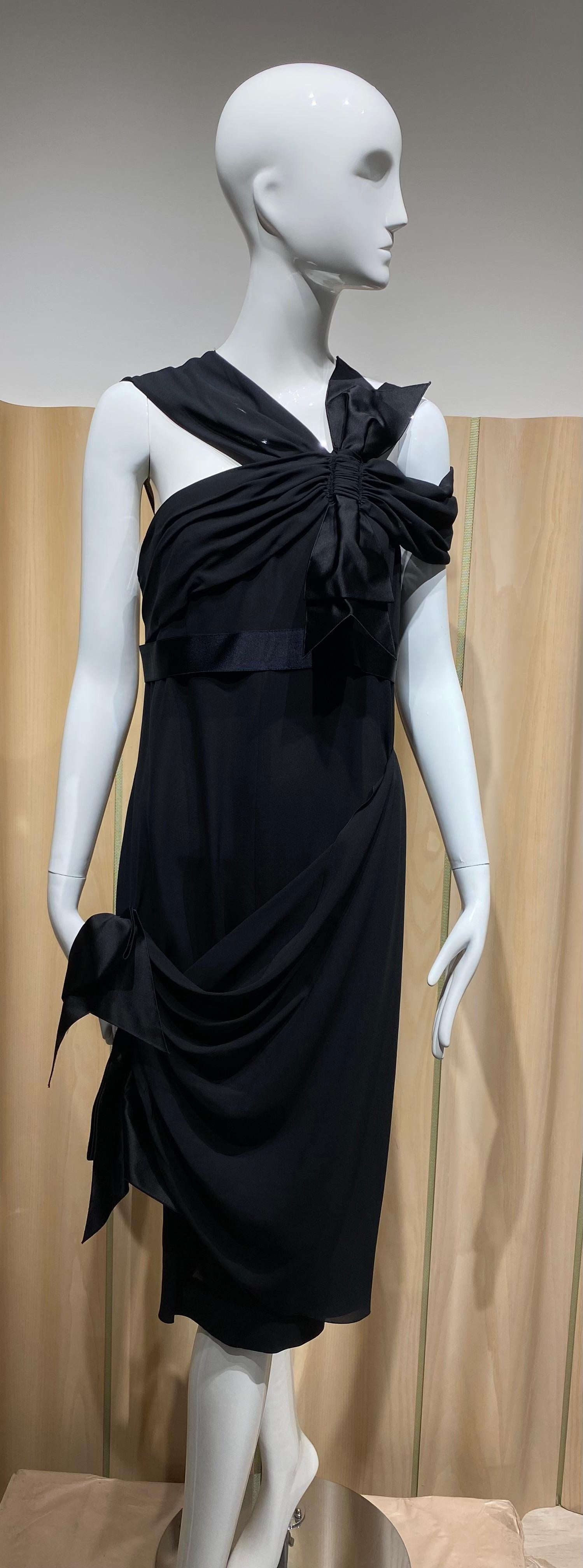 2000er Chanel Schwarzes Seidenkleid mit Schleife im Zustand „Hervorragend“ in Beverly Hills, CA