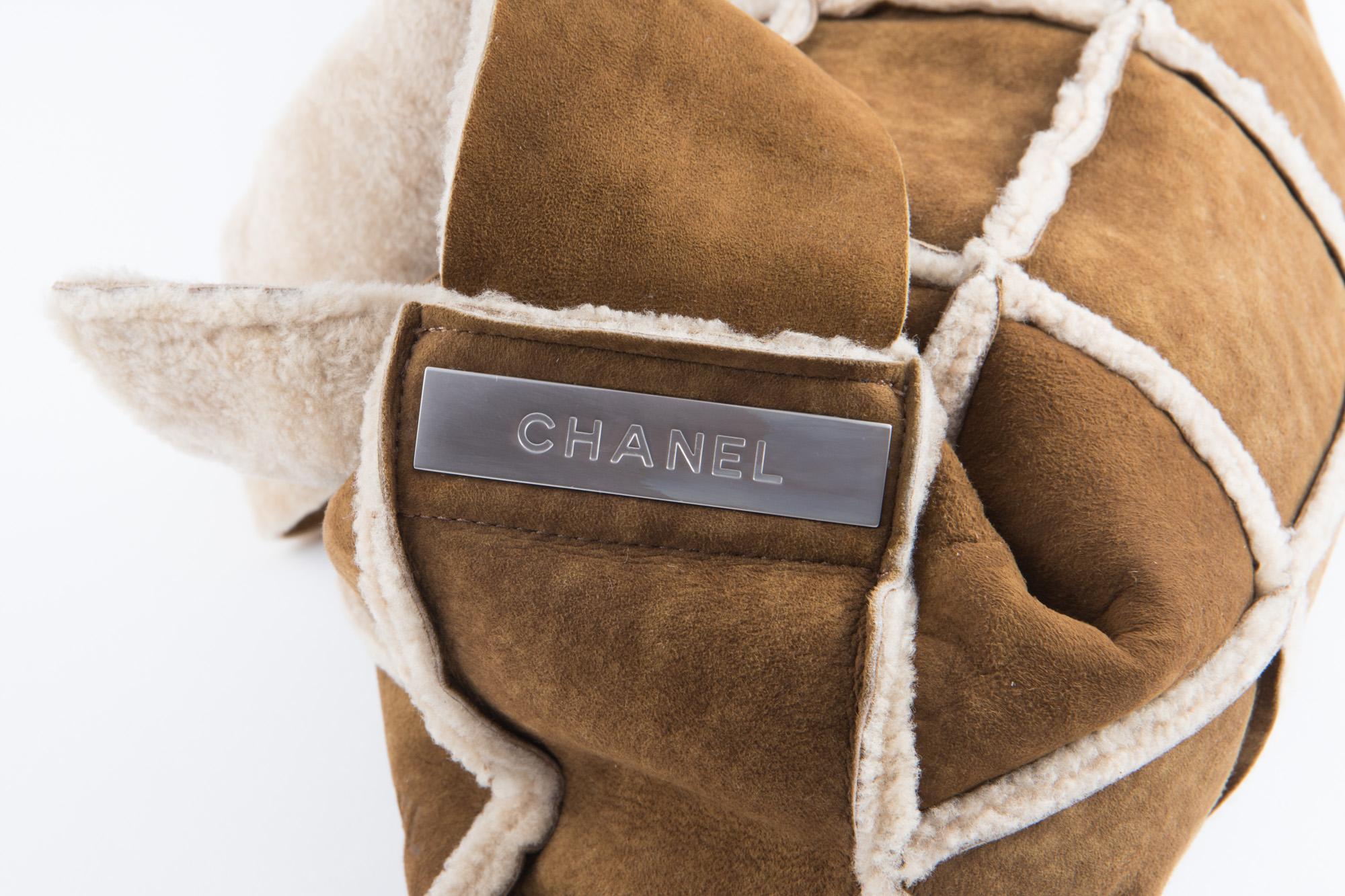 2000s Chanel Mademoiselle Camel Shearling Bag 5