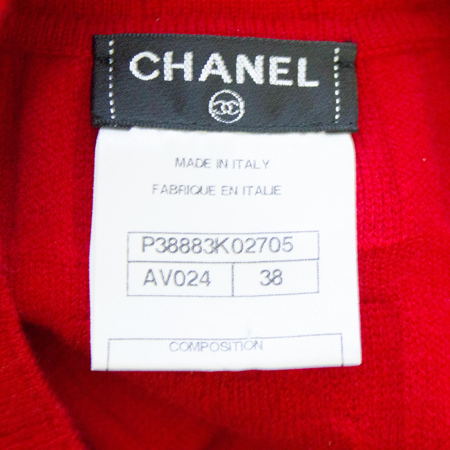 2000s Chanel Red Knit Sleevless Dress In Good Condition For Sale In Toronto, Ontario