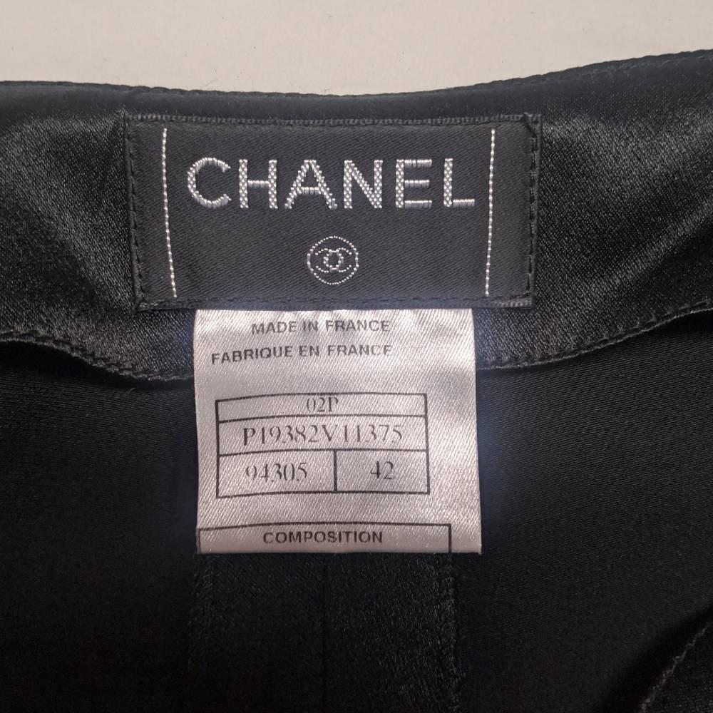 Women's 2000s Chanel Vintage black silk high-waist trousers For Sale