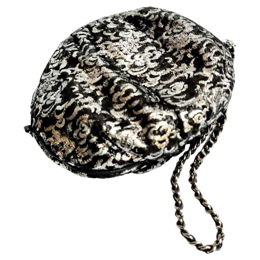 2000s Chanel Vintage Camellia Brocade Wristlet Clutch en vente
