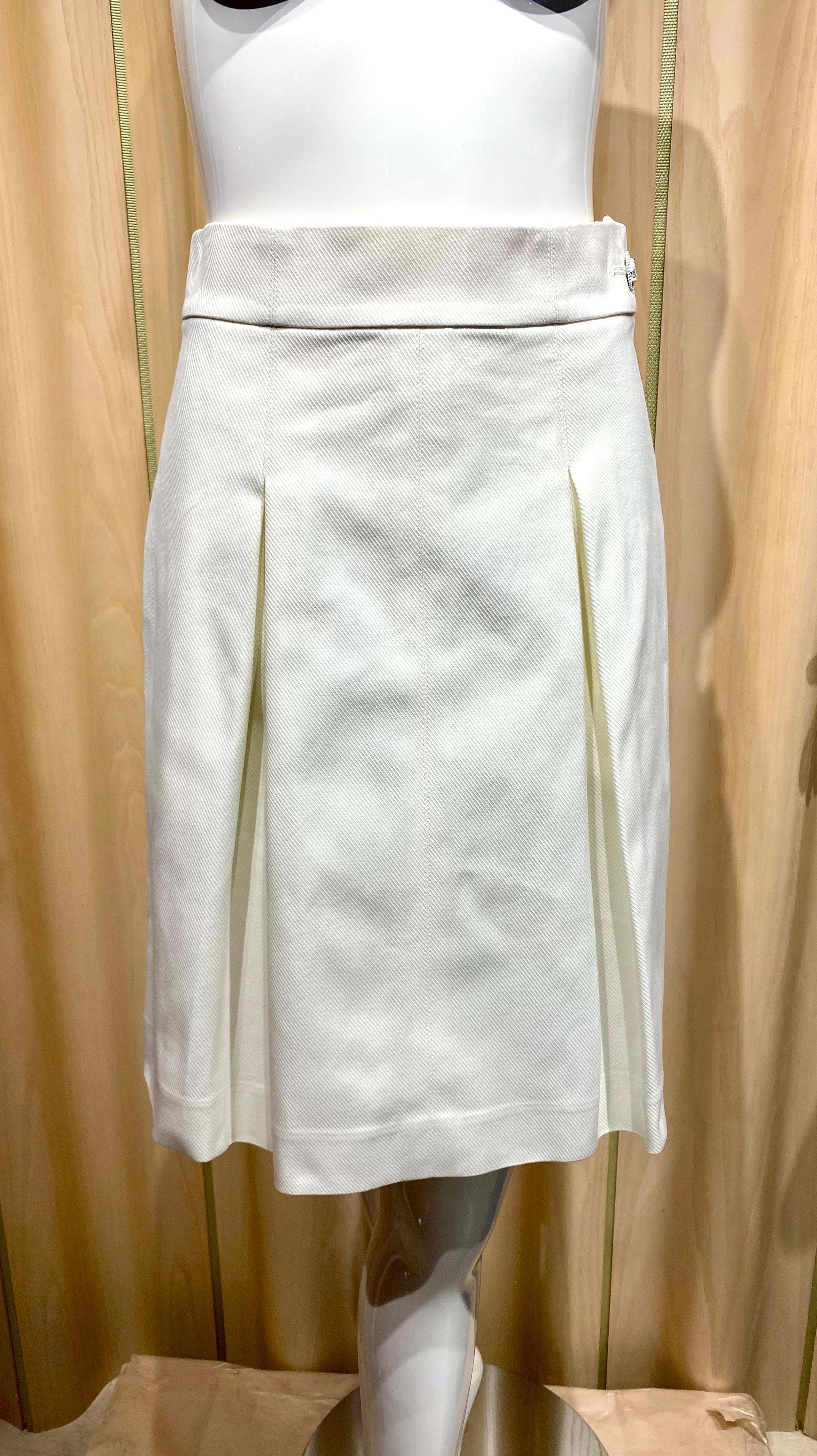 Women's 2000s Chanel White Cotton Bow Top and skirt Set For Sale